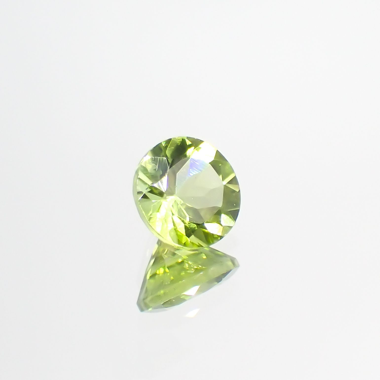 ペリドット(宝石名ペリドット) パキスタン産 1.15ct 識別済[210813072]6.4×6.4mm前後