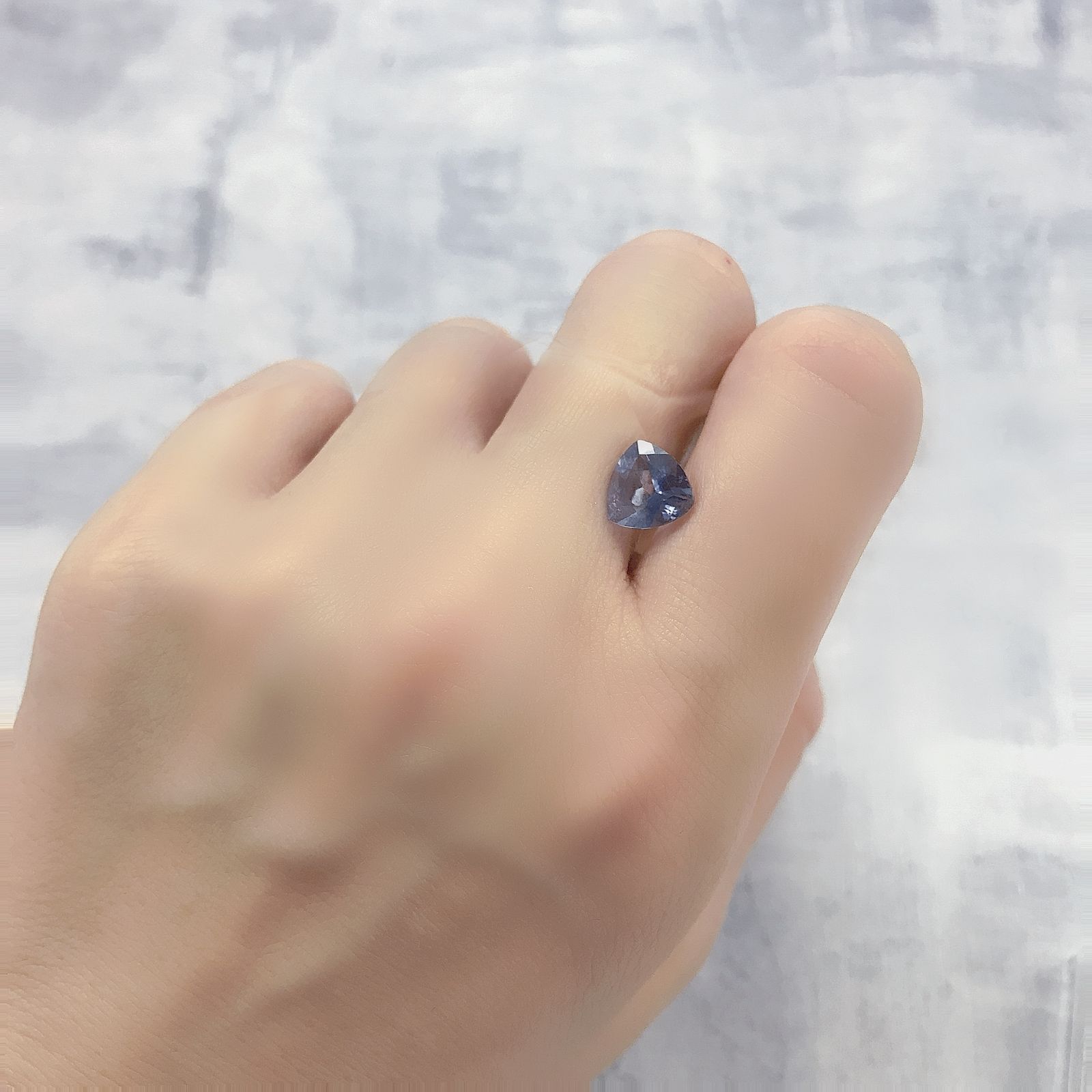カラーチェンジフローライト(宝石名ブルー・フルオライト)ブラジル産 2.25ct 識別済[220114239]8.1x8.1mm前後