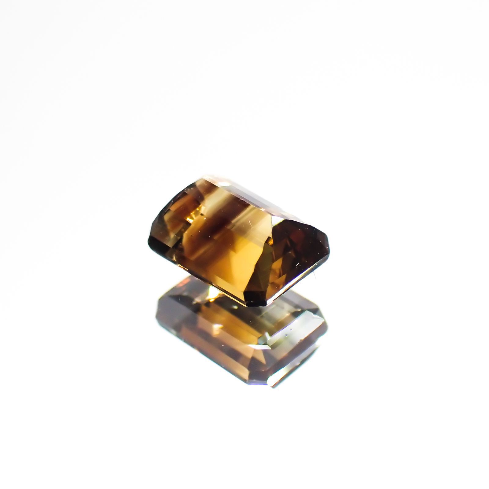 カラーバンドクリソベリル(宝石名クリソベリル)マダガスカル産 0.69ct 識別済[220114193]5.3x4.1mm前後