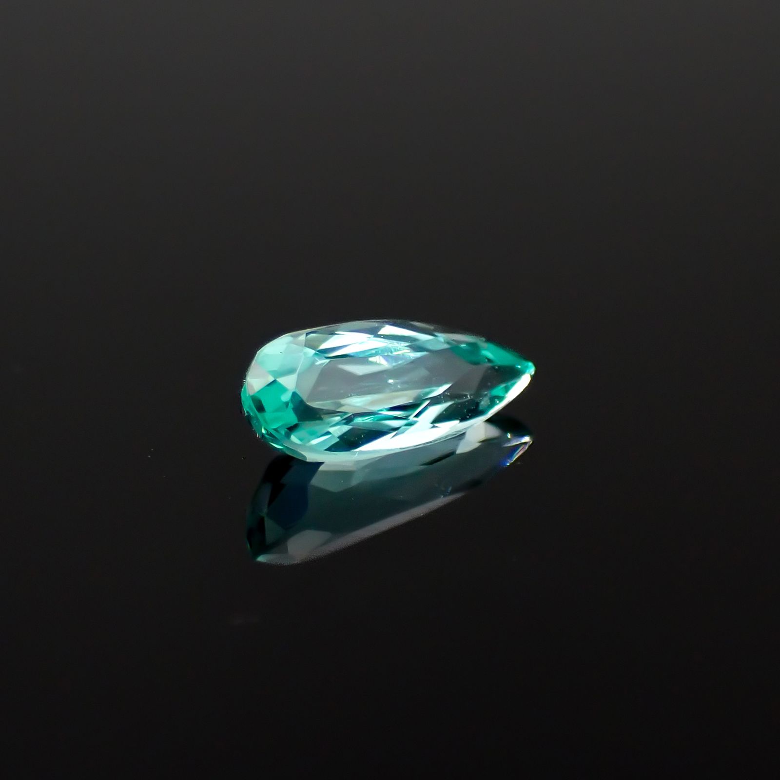 パライバトルマリン ブラジル・パライバ州バターリャ鉱山産 0.34ct[240928741]7x2.9mm前後