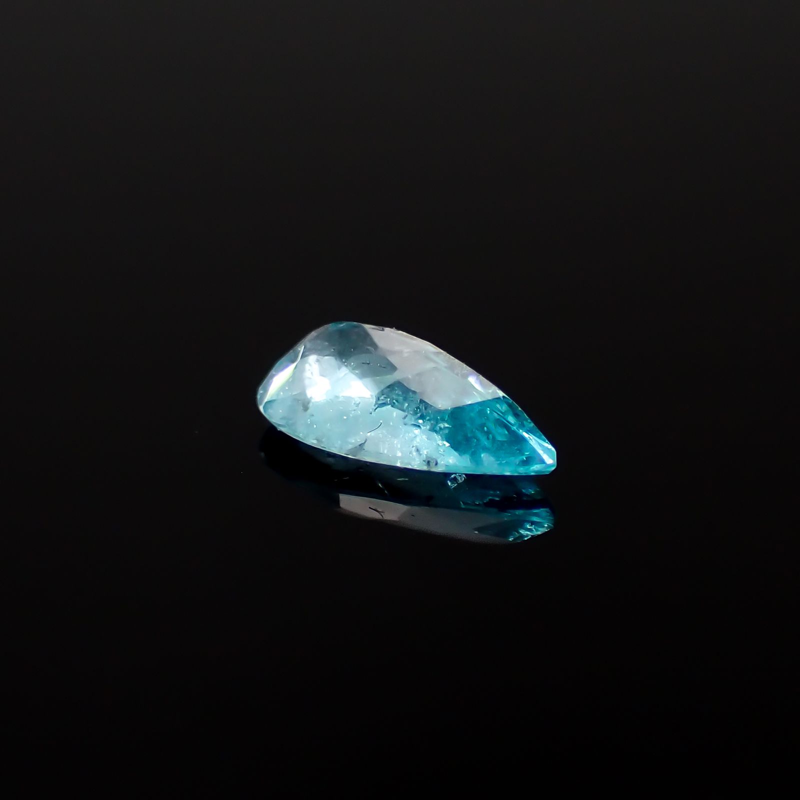 パライバトルマリン ブラジル・パライバ州バターリャ鉱山産 0.35ct[240928755]6.9x3.7mm前後