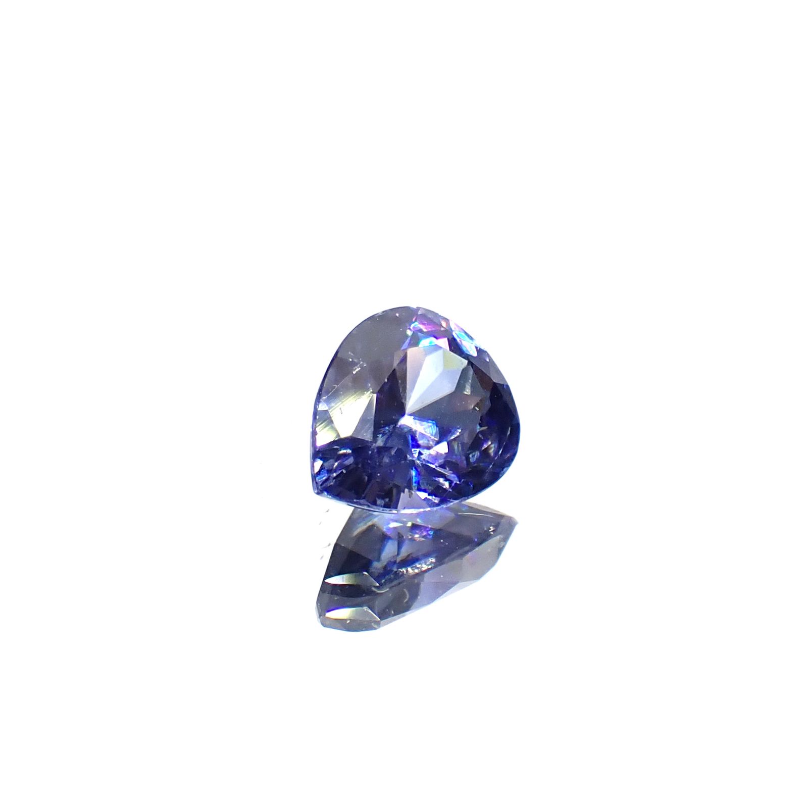 ベニトアイト アメリカ・カリフォルニア州産 0.63ct / 6x4.9mm前後 [251031292]