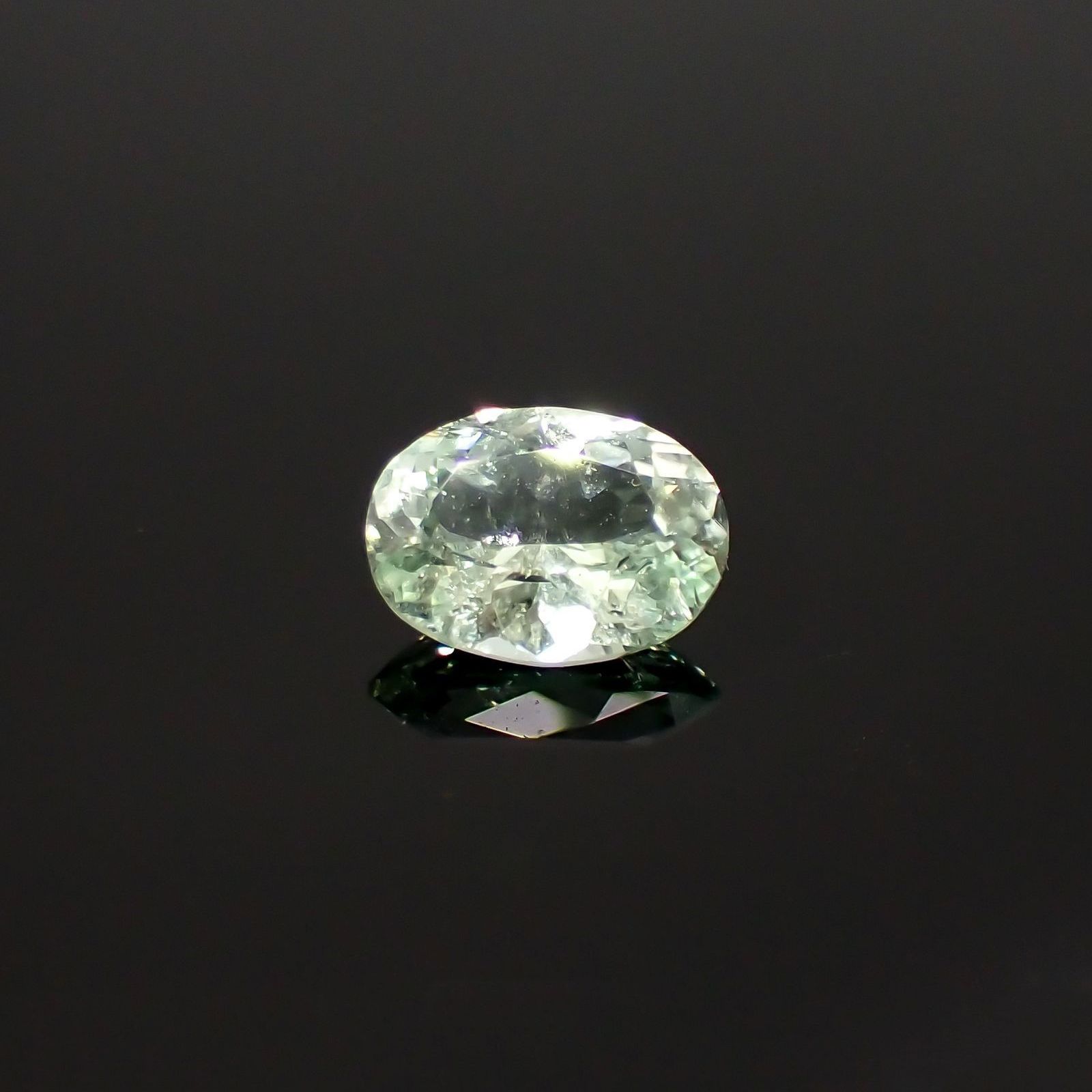 バナジウムコーネルピン(宝石名コーネルピン)タンザニア・タンガ州産 識別済 0.80ct / 6.8x5.1mm前後 [220115632]