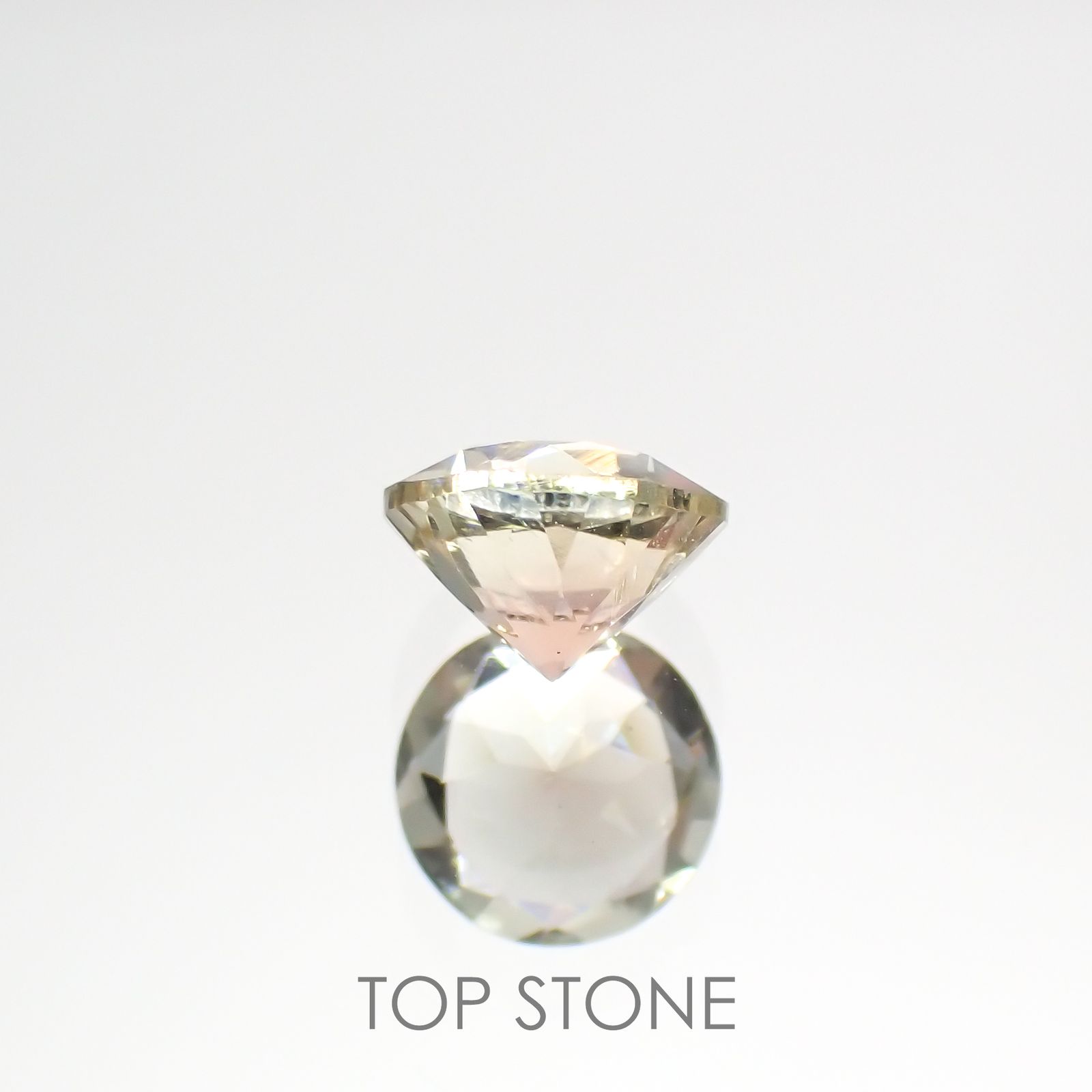 バイカラーオレゴンサンストーン(宝石名ラブラドライト)アメリカ・オレゴン州産 0.68ct 識別済[220114654]5.8x5.8mm前後