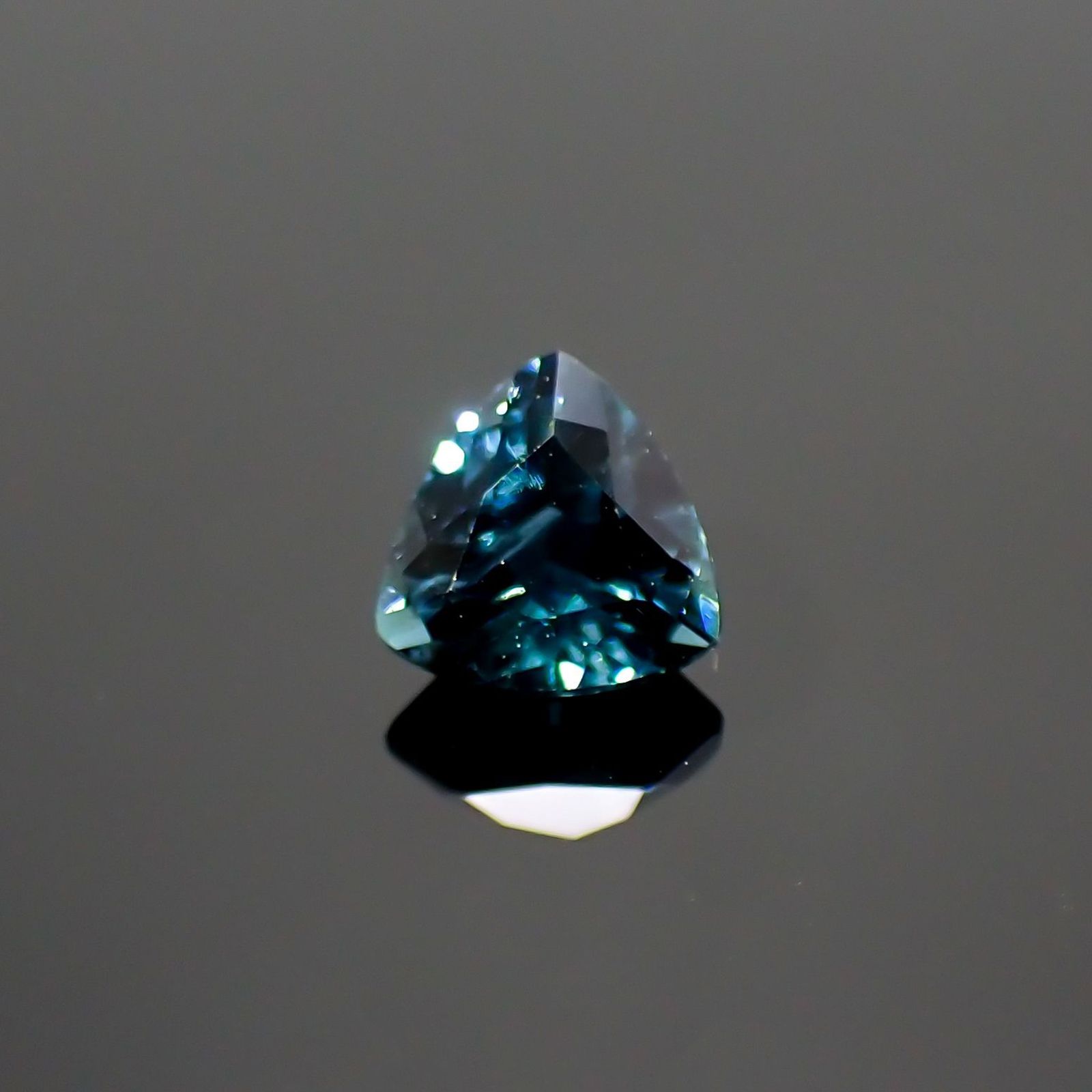 ブルートルマリン アフガニスタン産 0.43ct [250114093]4.9x4.9mm前後
