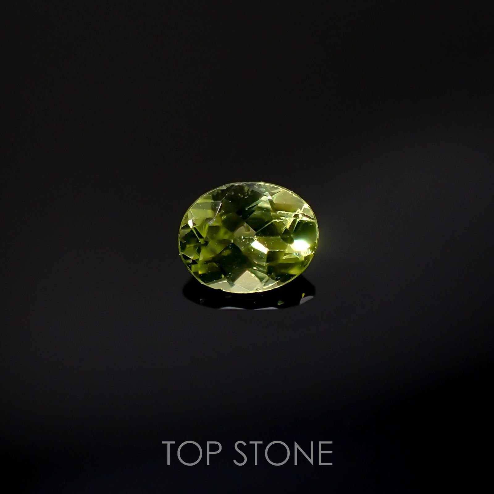 パロットクリソベリル(宝石名クリソベリル)インド産 0.37ct 識別済[220616421]5x3.9mm前後