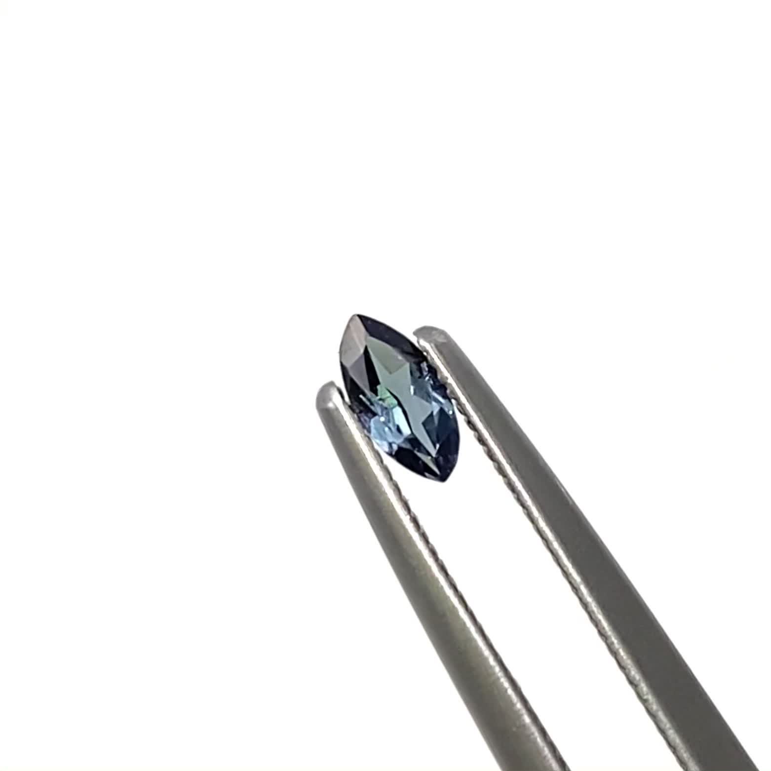 ベキリーブルーガーネット（カラーチェンジガーネット アレキタイプ