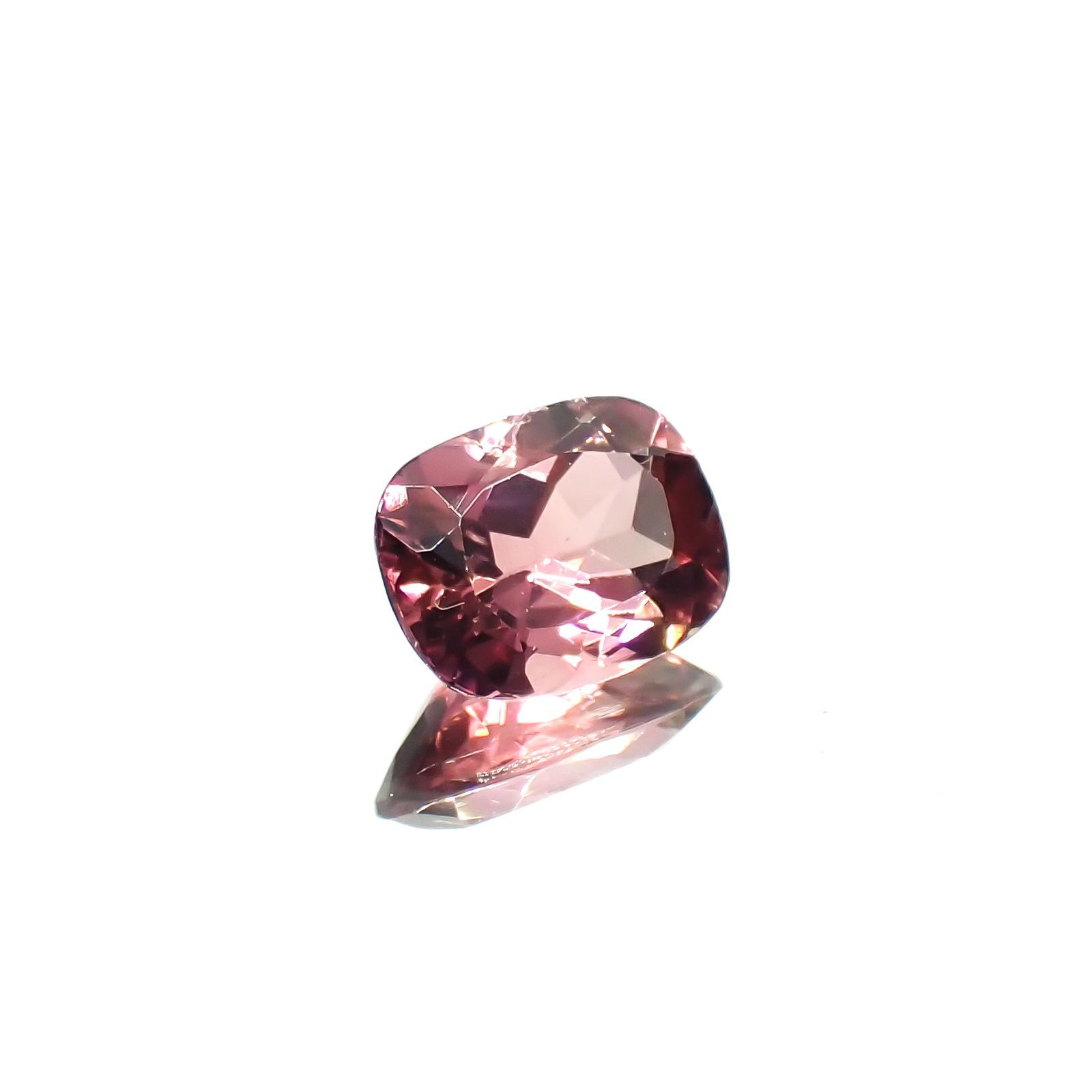 ピンクトルマリン(宝石名トルマリン)コンゴ民主共和国産 1.35ct 識別済[230320847]8x6mm前後