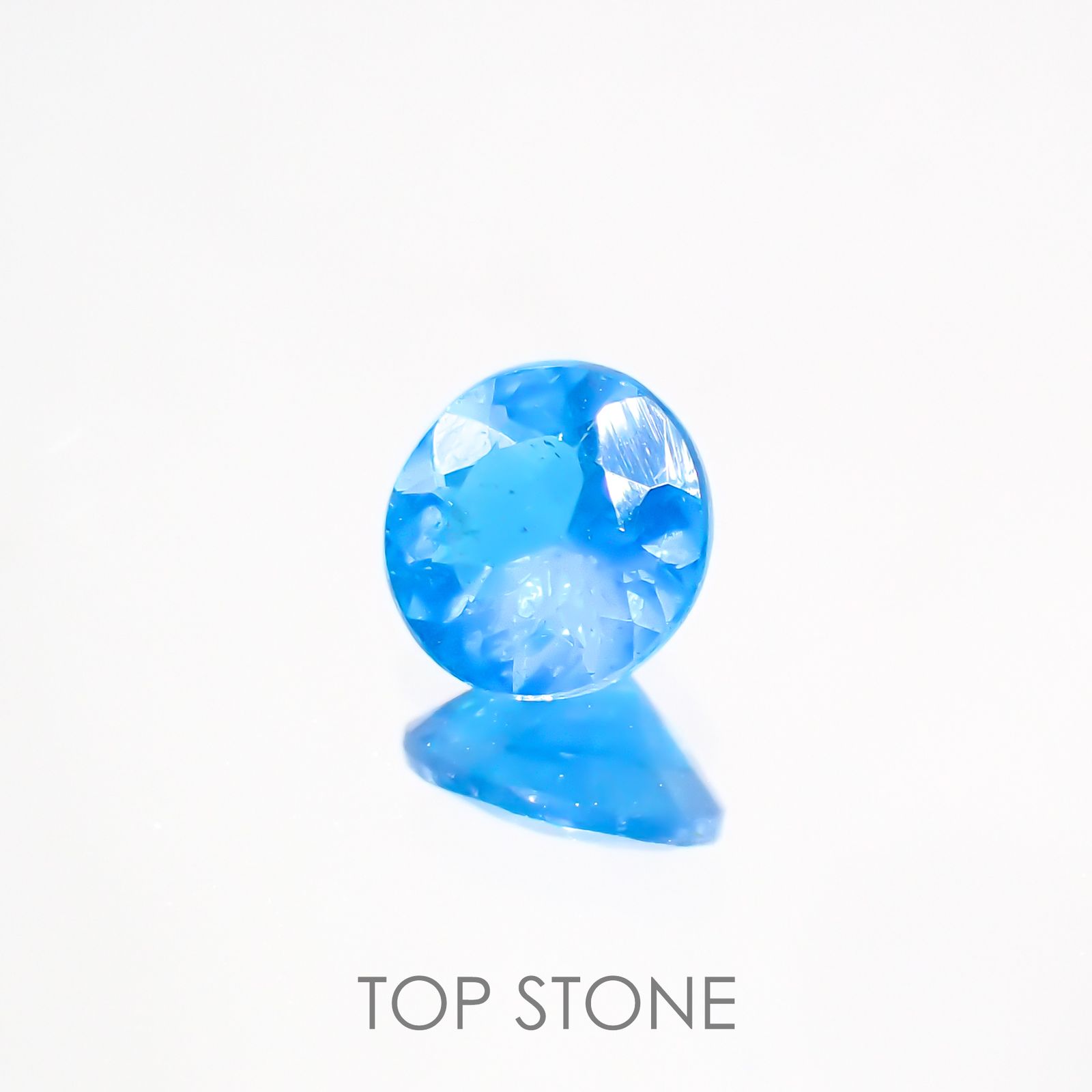 ネオンブルーアパタイト(宝石名アパタイト) マダガスカル産 0.79ct 識別済[210913049]6×6mm前後
