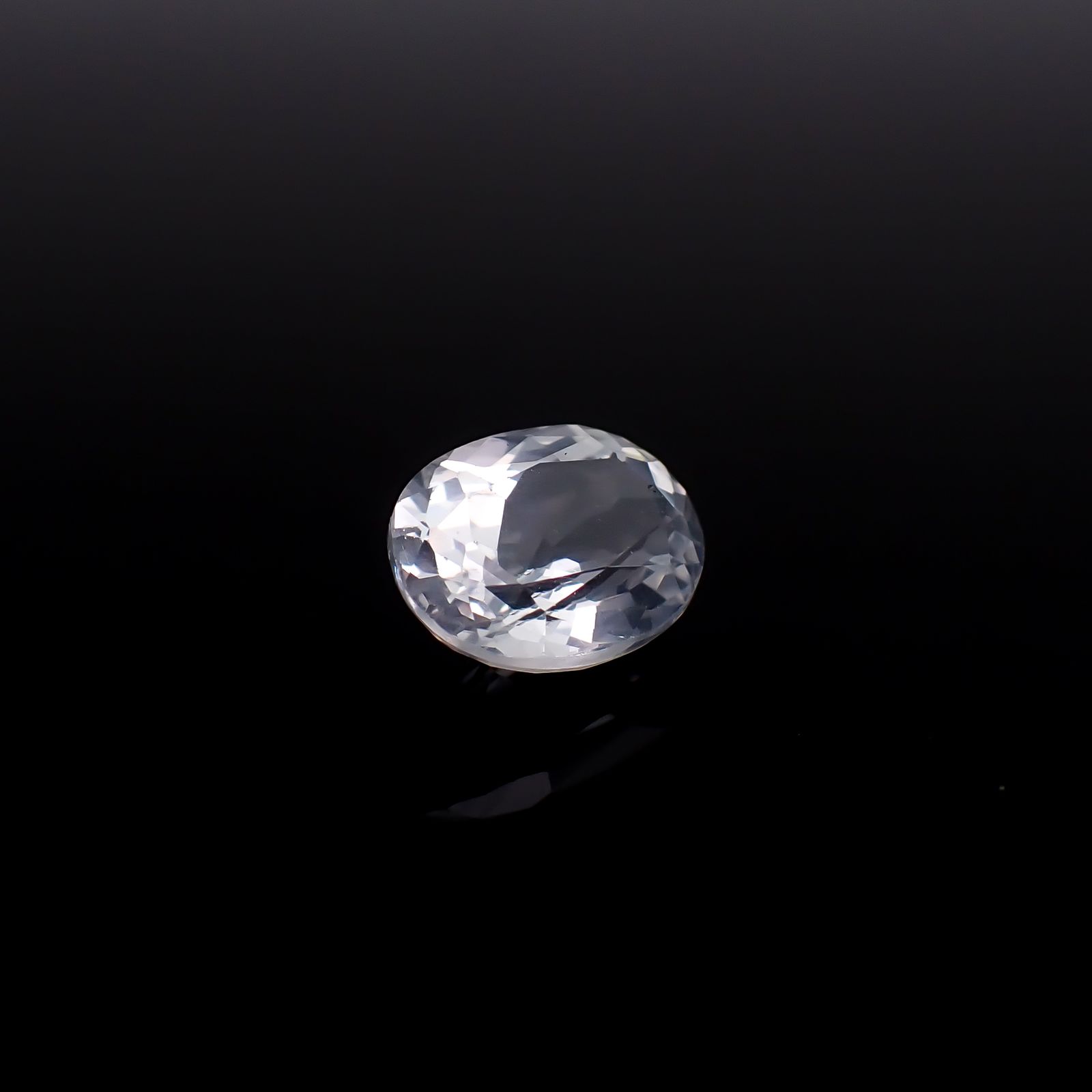 シルバーアパタイト フルオレッセンス アフリカ産 識別済 1.88ct / 9x6.6mm前後 [260632510]