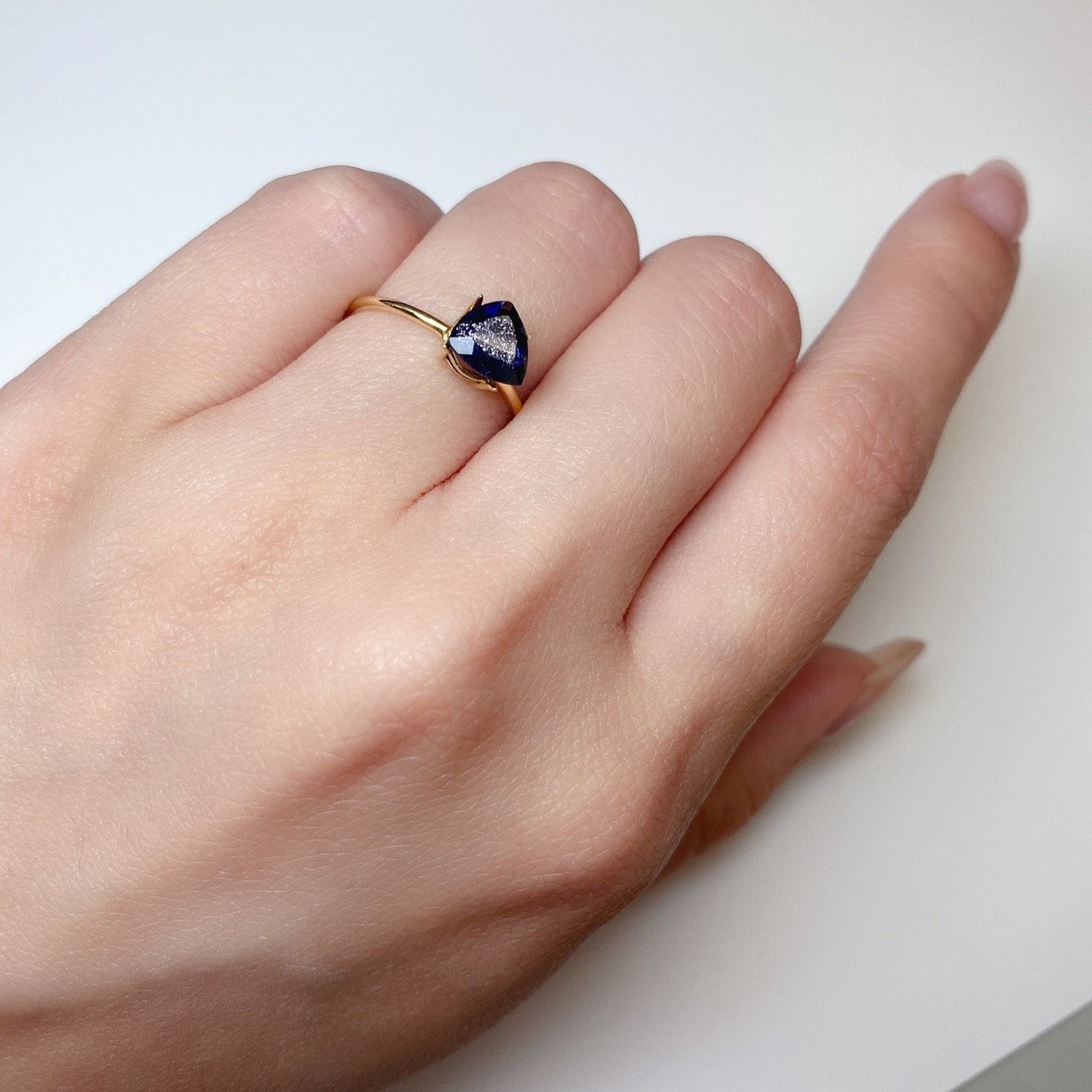 アイオライトサンストーン インド・ブラジル産 ルース 0.96ct[210611106]7×7mm前後