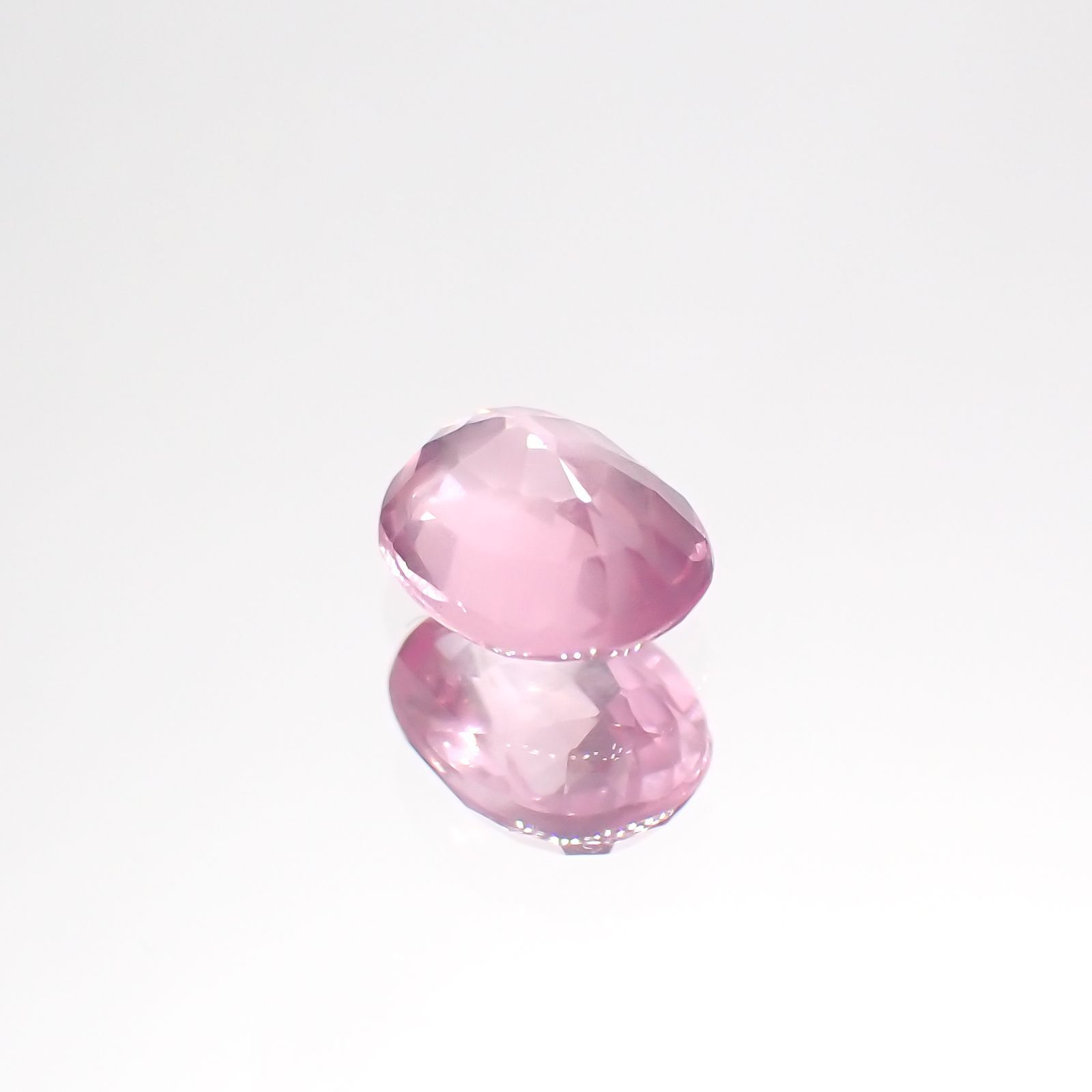 シルキーピンクスピネル(宝石名ピンク・スピネル) タンザニア産 0.74ct 識別済[240212893]6.1×4.8mm前後