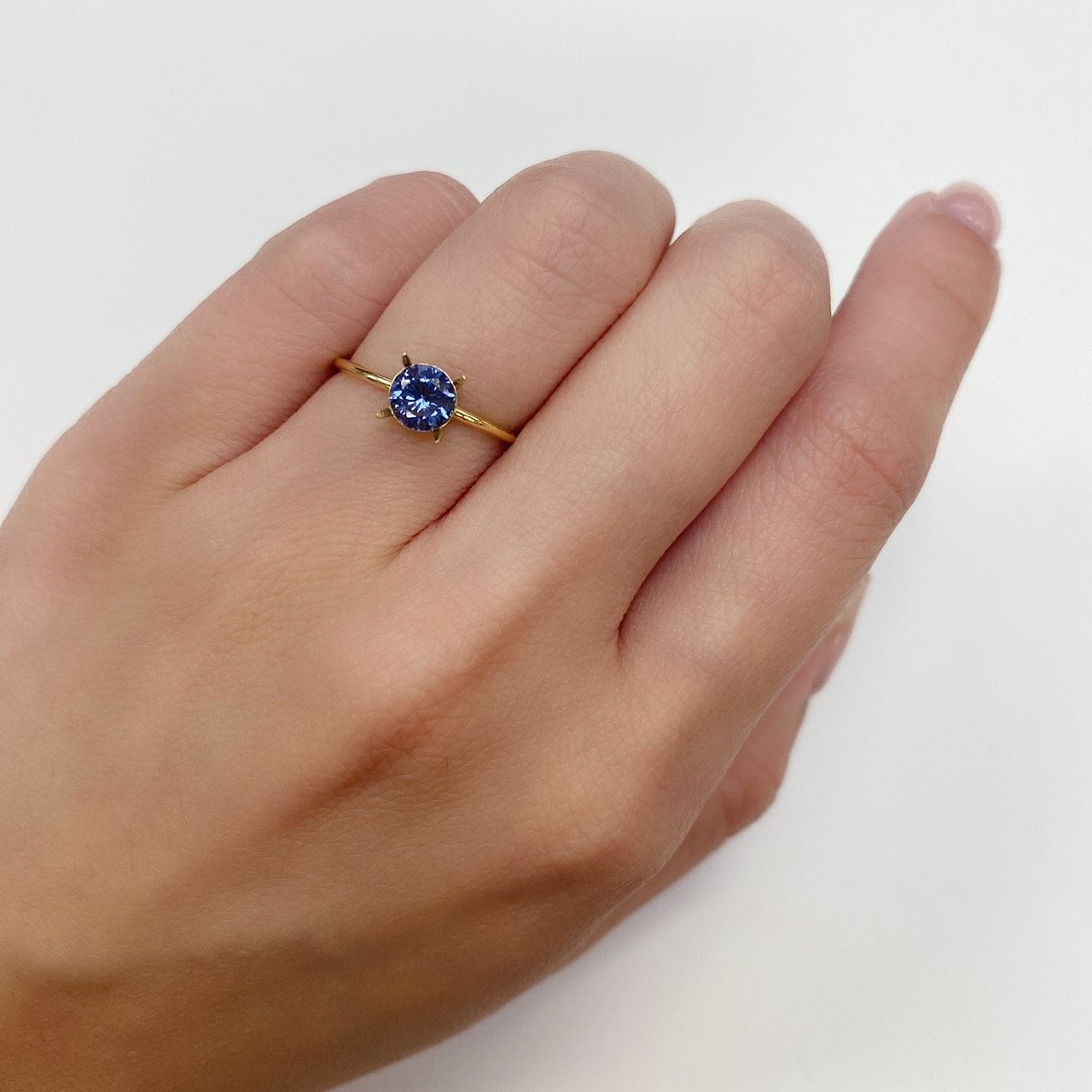 グレイッシュブルースピネル ビルマ産 ルース 0.64ct[210811122]5.5×5.4mm前後