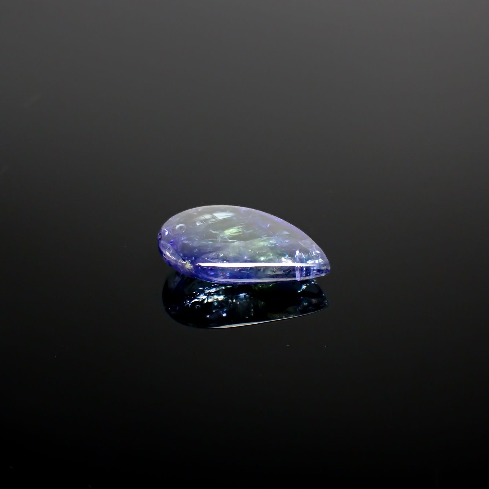 ◇カスタムカット◇バイカラータンザナイト  タンザニア産 27.58ct [241129477]26.7x19.2mm前後
