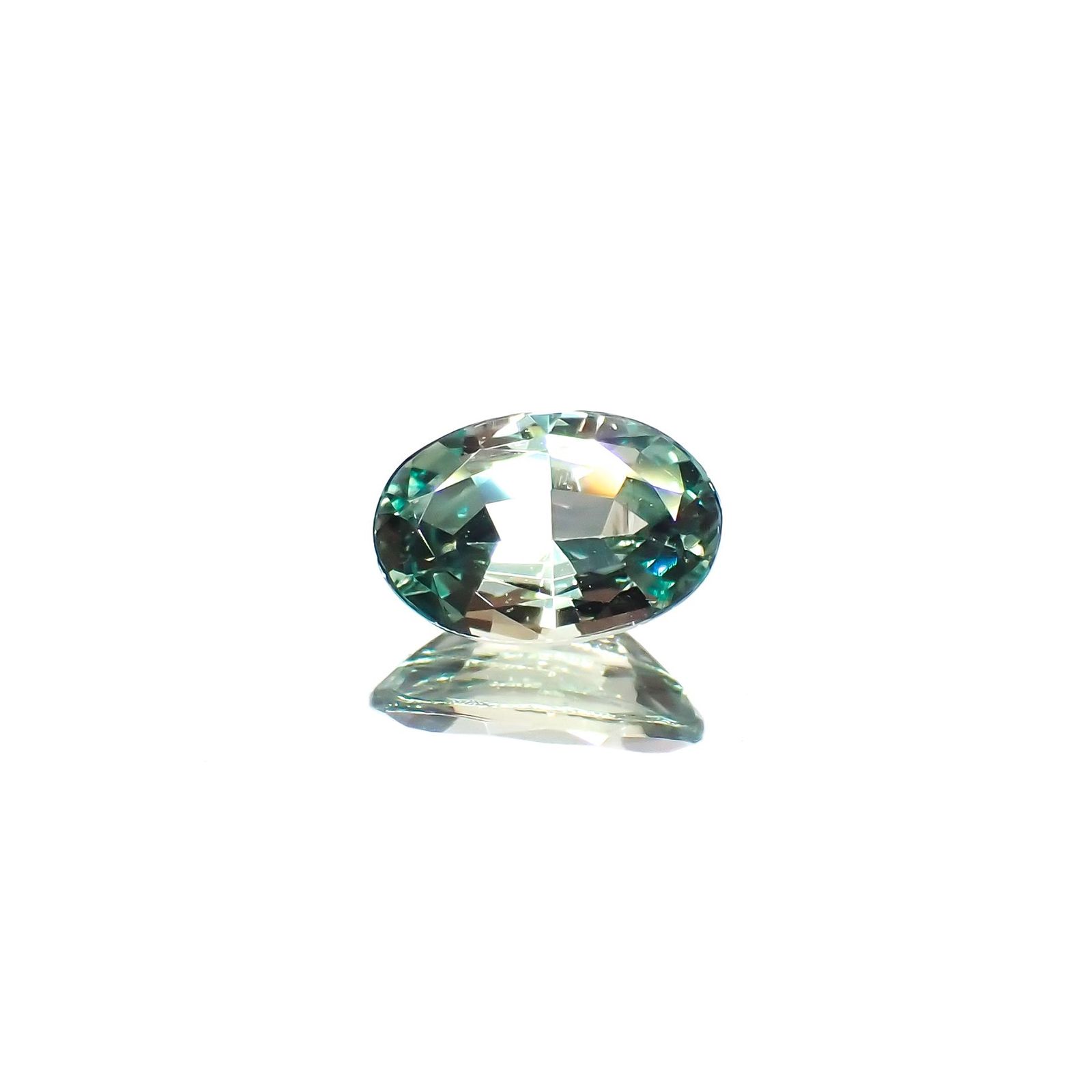 アレキサンドライト(宝石名アレキサンドライト)ブラジル産 GIA鑑付 0.50ct / 6.1x4.13mm前後 [230823160]