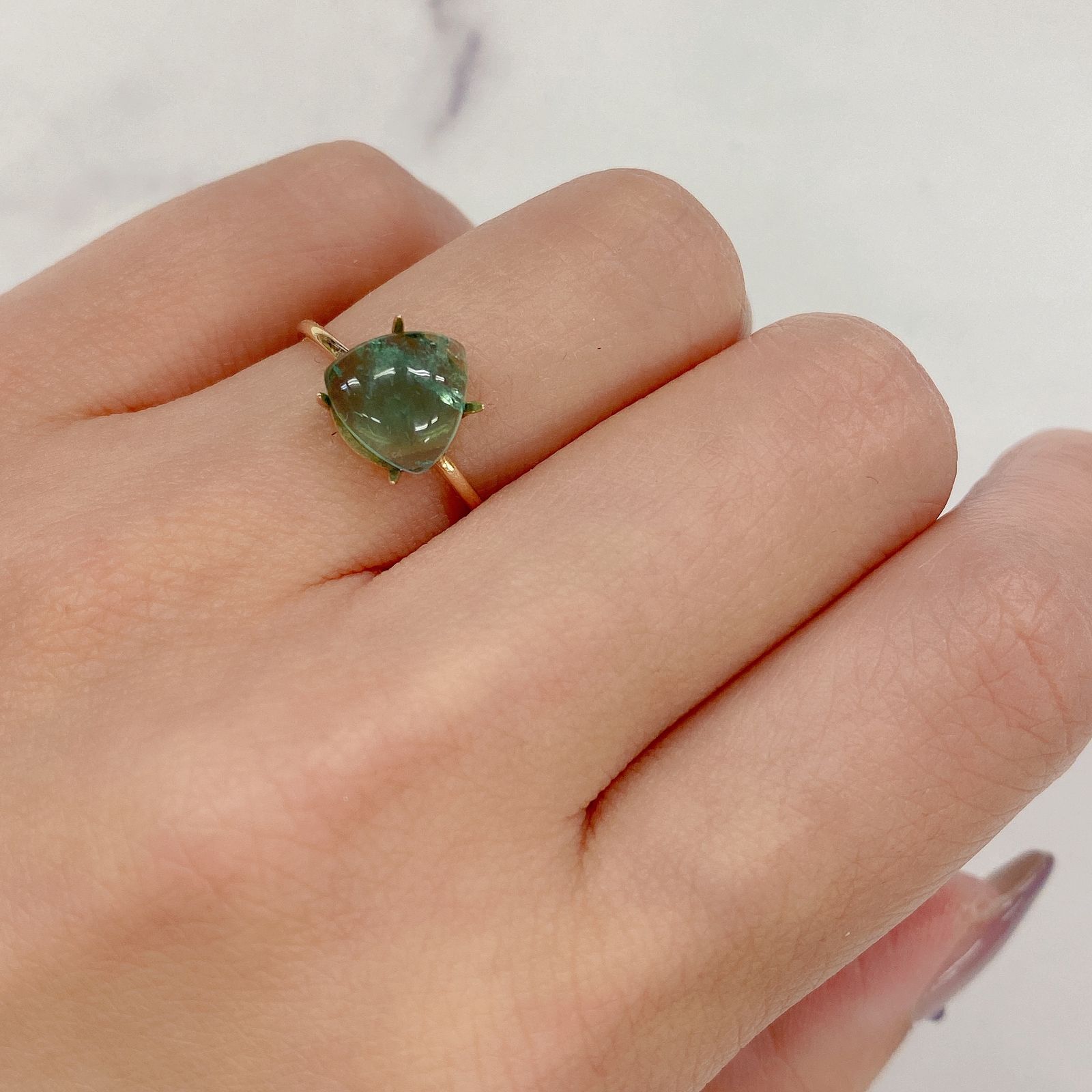 フローライト フルオレッセンス(宝石名フルオライト)イギリス・ロジャリー鉱山産 2.3ct 識別済[211113766]8.3x8.6mm前後
