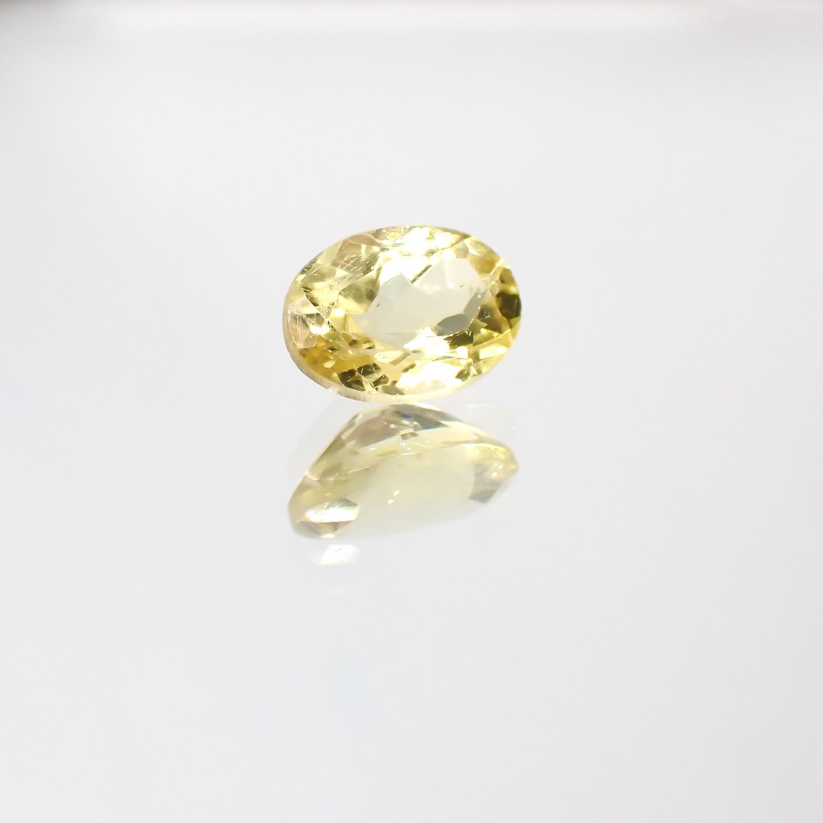 レモンイエローアパタイト(宝石名アパタイト) メキシコ産 0.93ct 識別済[211013235]7.2×5.2mm前後