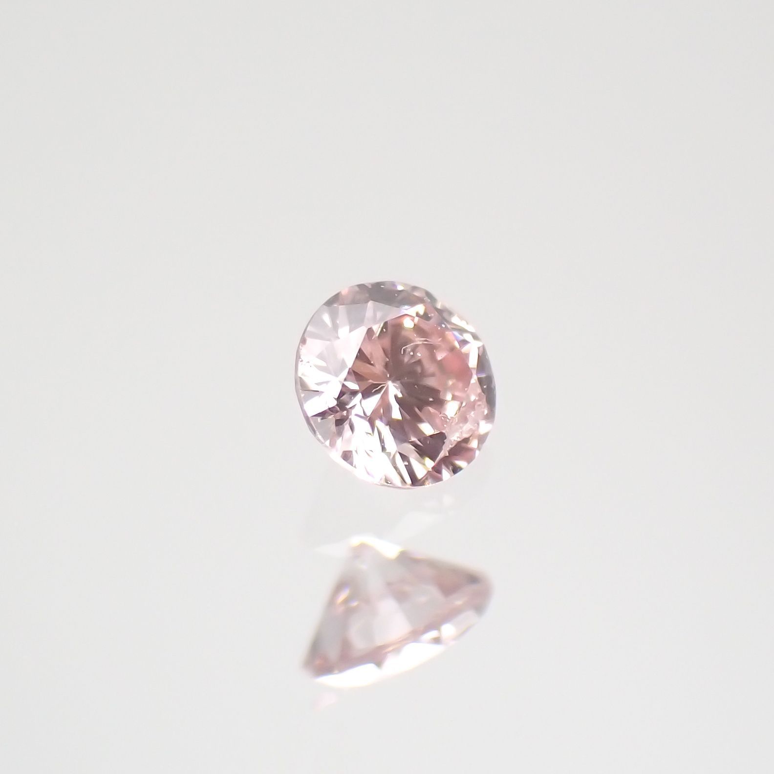 ピンクダイヤモンド(宝石名ダイヤモンド) I-1 / FANCY LIGHT PINK 0.038ct ソ付(CGL)[210812234]2.1×2.1mm前後