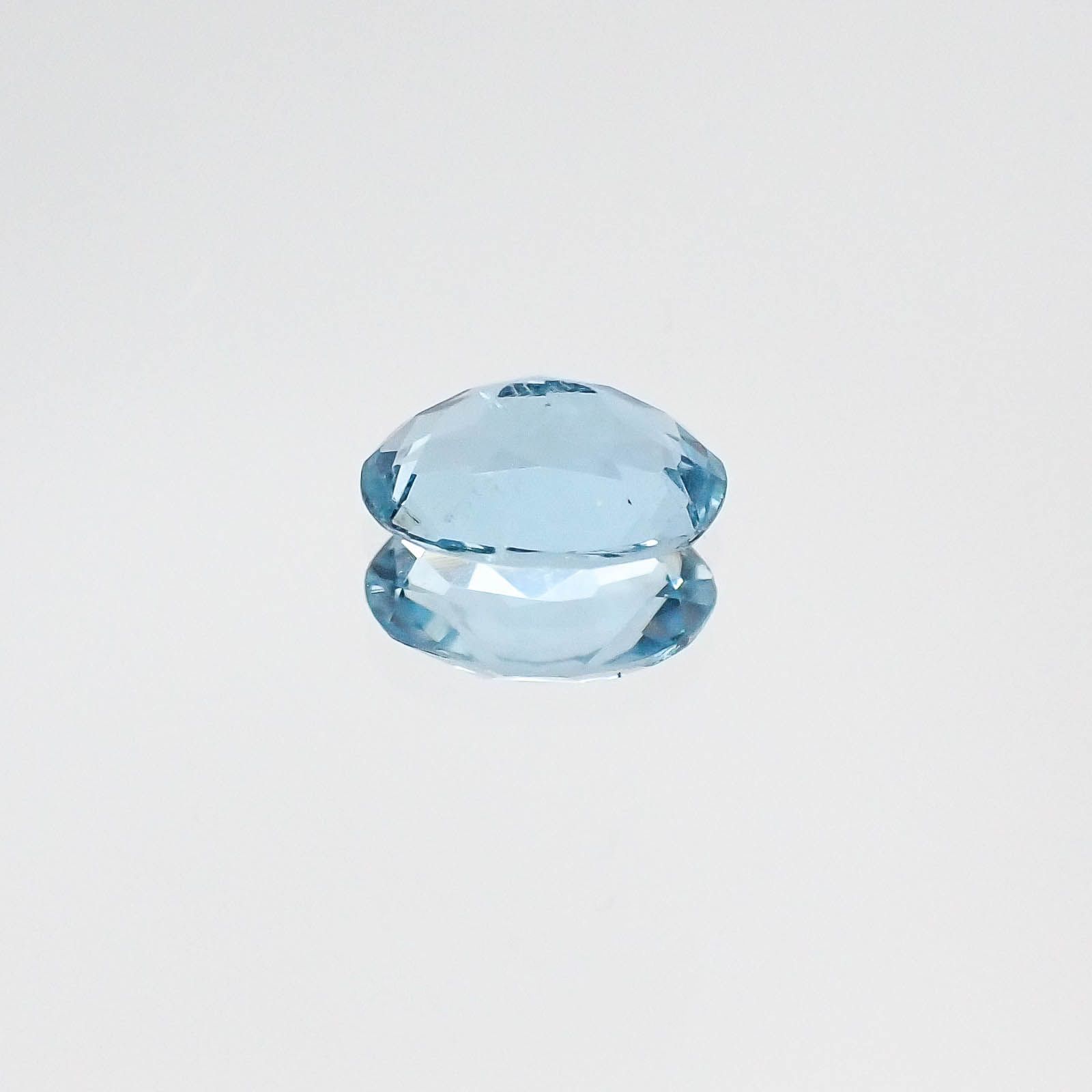 アクアマリン サンタマリアカラー(宝石名アクアマリン)モザンビーク産 0.37ct 識別済[220817251]6.1x4mm前後