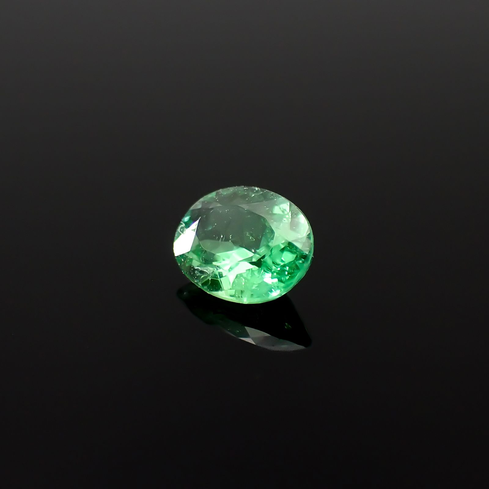 パライバトルマリン ブラジル・パライバ州バターリャ鉱山産 0.54ct[240928734]6.1x4.7mm前後