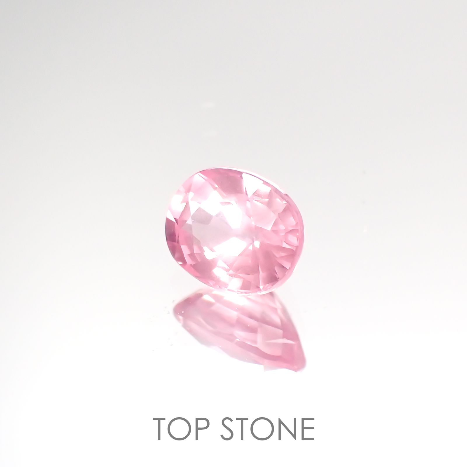 シルキーピンクスピネル(宝石名ピンク・スピネル) タンザニア産 0.86ct 識別済[210812897]6.3×4.9mm前後