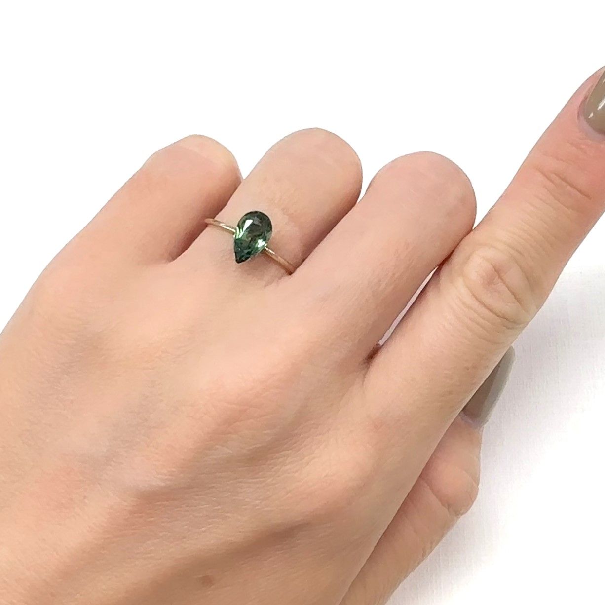 ノーブルモロキサイト(グリーンアパタイト) マダガスカル産 1.16ct[240928978]8.8x5.5mm前後