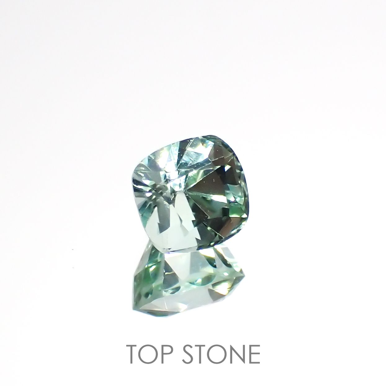 ブルーグリーントルマリン(宝石名トルマリン)アフガニスタン産 0.94ct 識別済[221018340]5.5x5.2mm前後