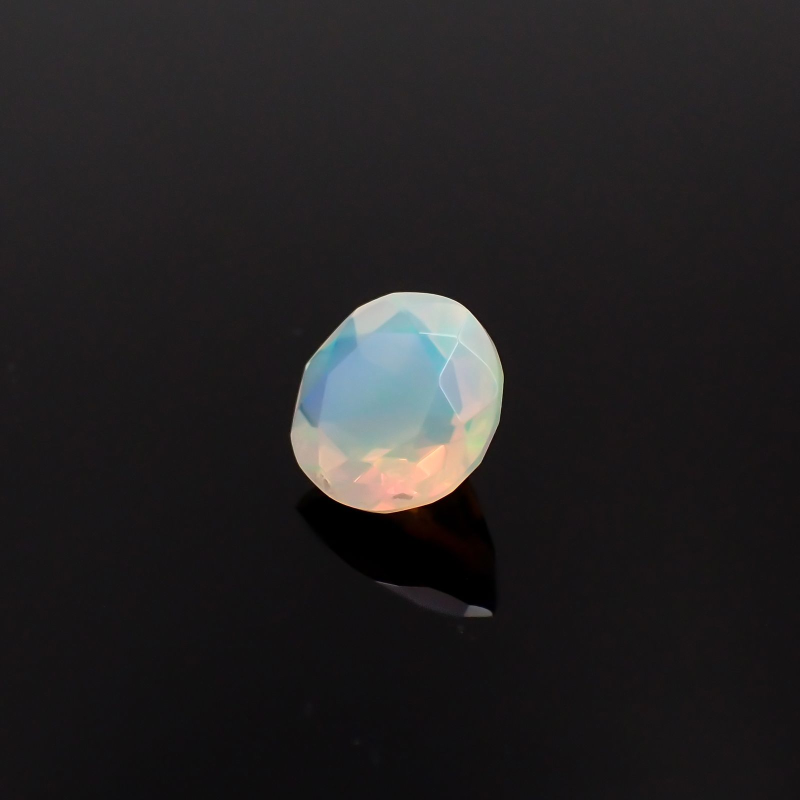 エチオピアオパール エチオピア産 1.01ct[231224636]7.8x7.7mm前後
