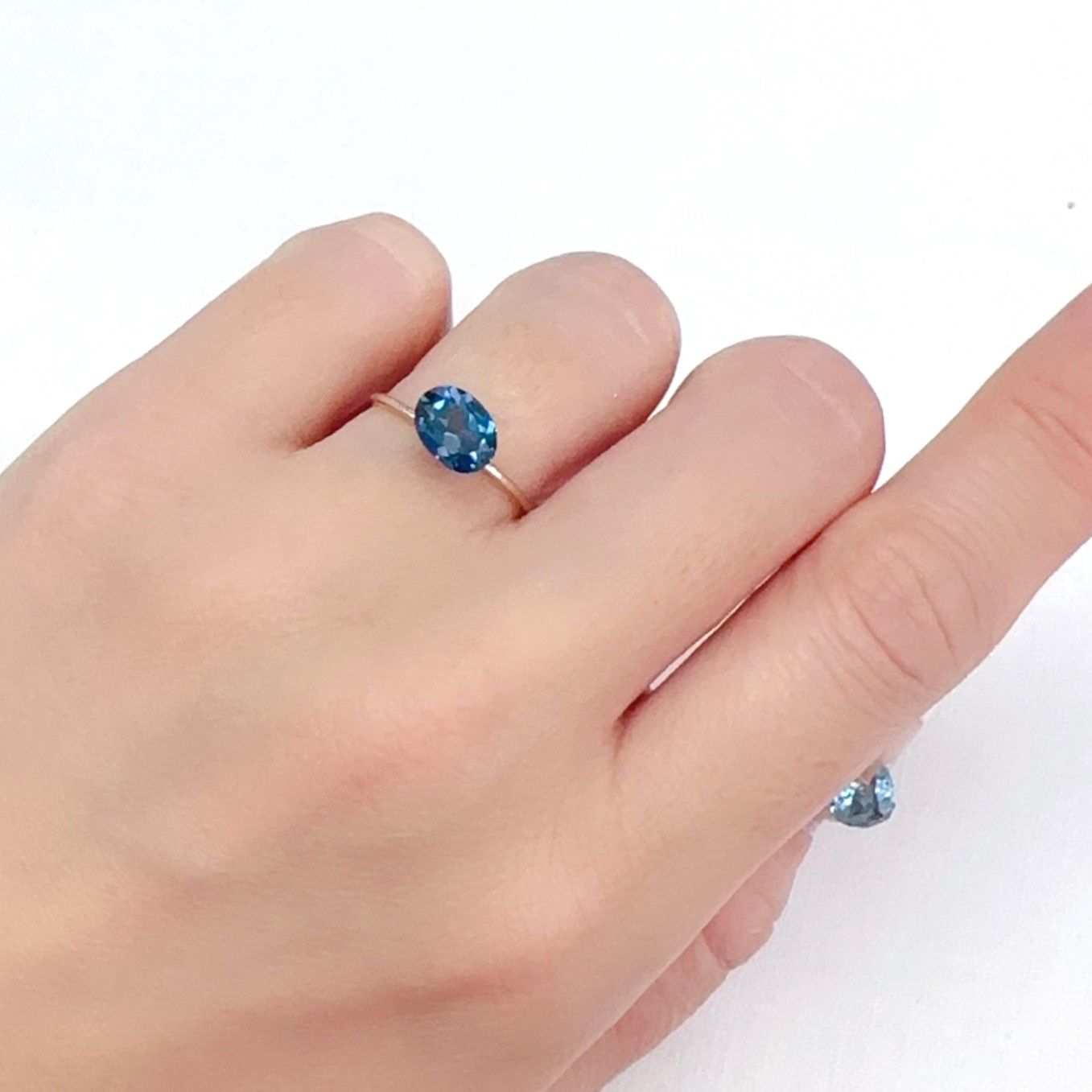 ロンドンブルートパーズ ブラジル産 1.50ct[240326793]7.8x5.9mm前後