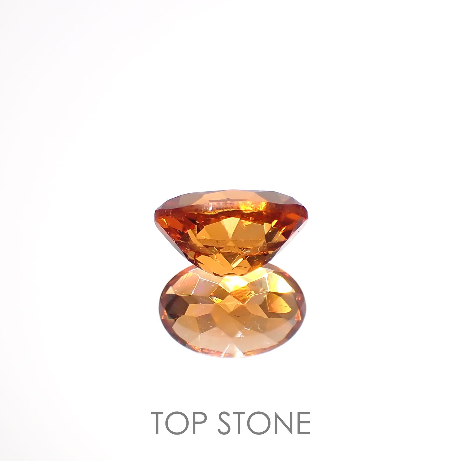 スペサルティンガーネット(宝石名ガーネット)タンザニア産 0.74ct 識別済[220817548]6.1x4.1mm前後