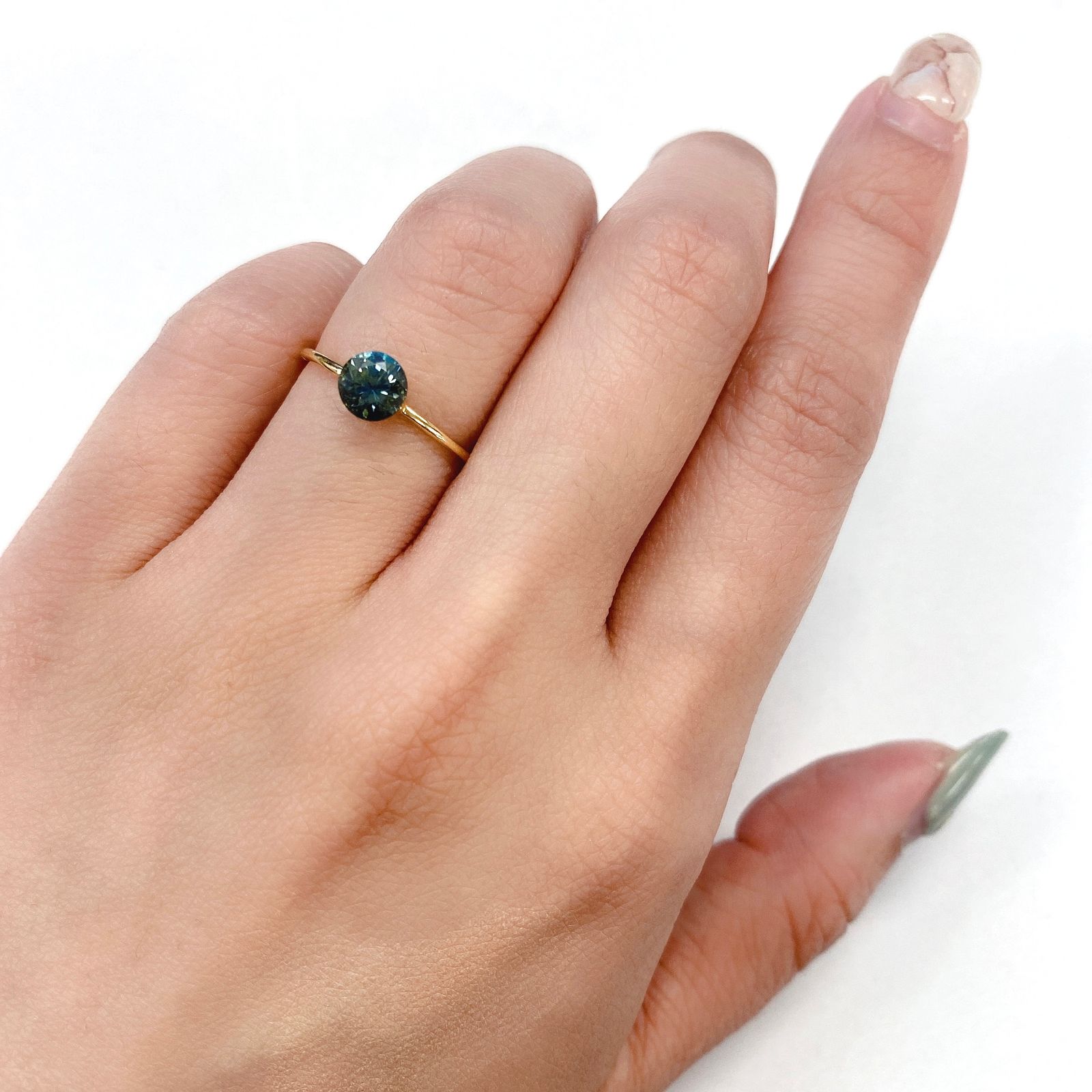 モンタナサファイア アメリカ産 ルース 0.79ct[210410621]5.5×5.5mm前後