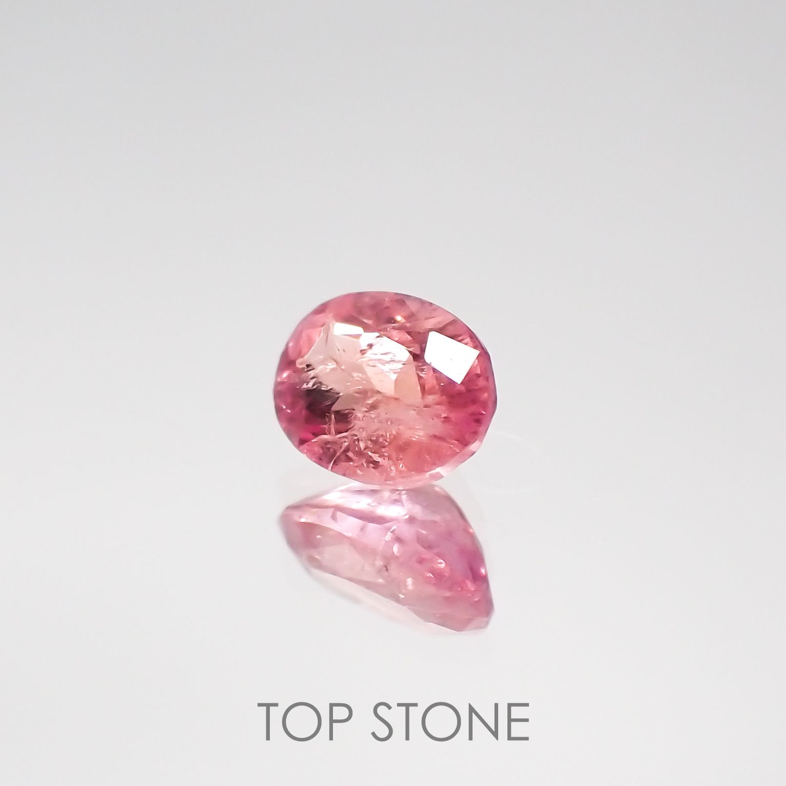 ペツォッタイト(ラズベリル) マダガスカル産 ルース 0.18ct[210611210]3.9×3mm前後