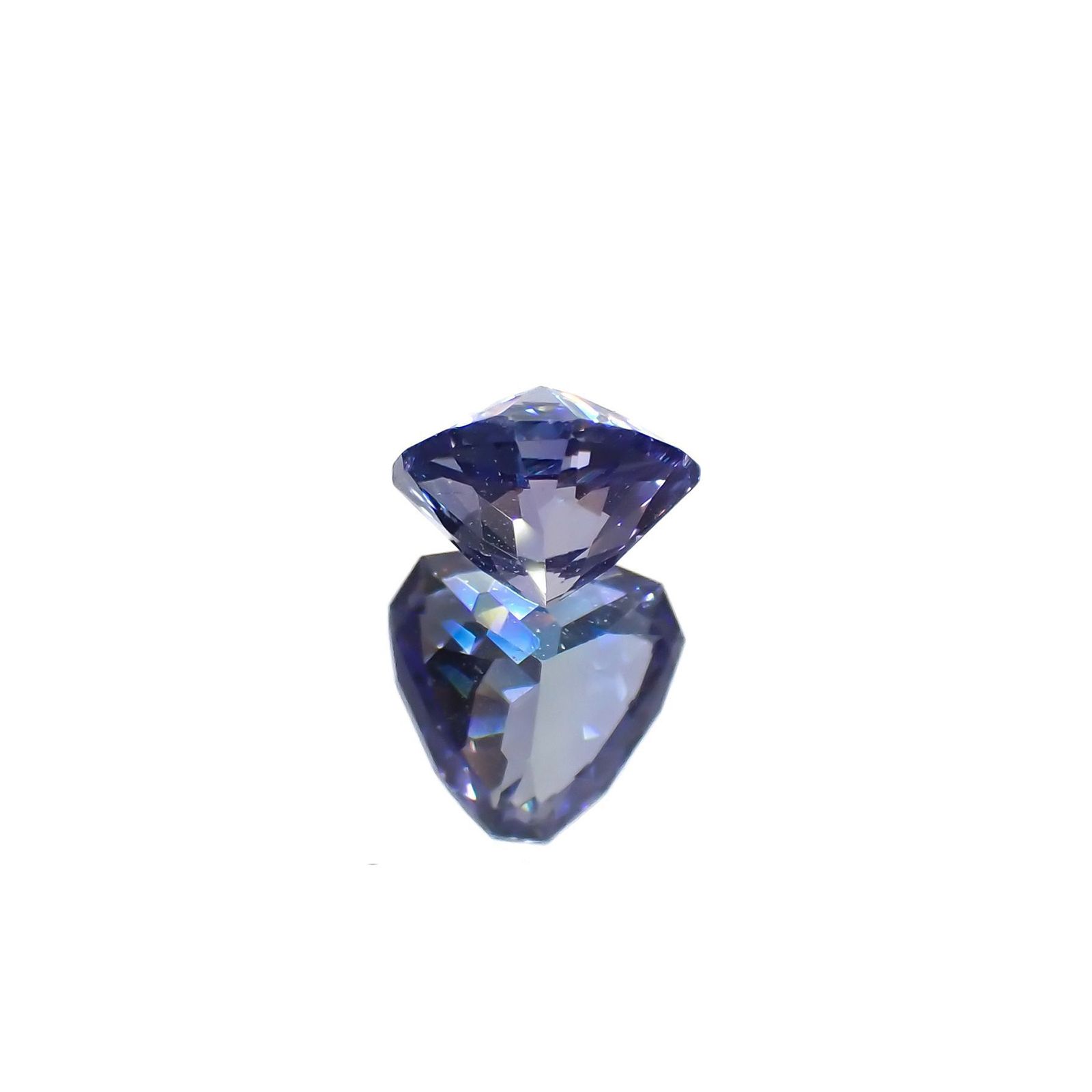 ◇カスタムカット◇タンザナイト(宝石名タンザナイト)タンザニア産 0.67ct 識別済[221118964]5.5x5.9mm前後