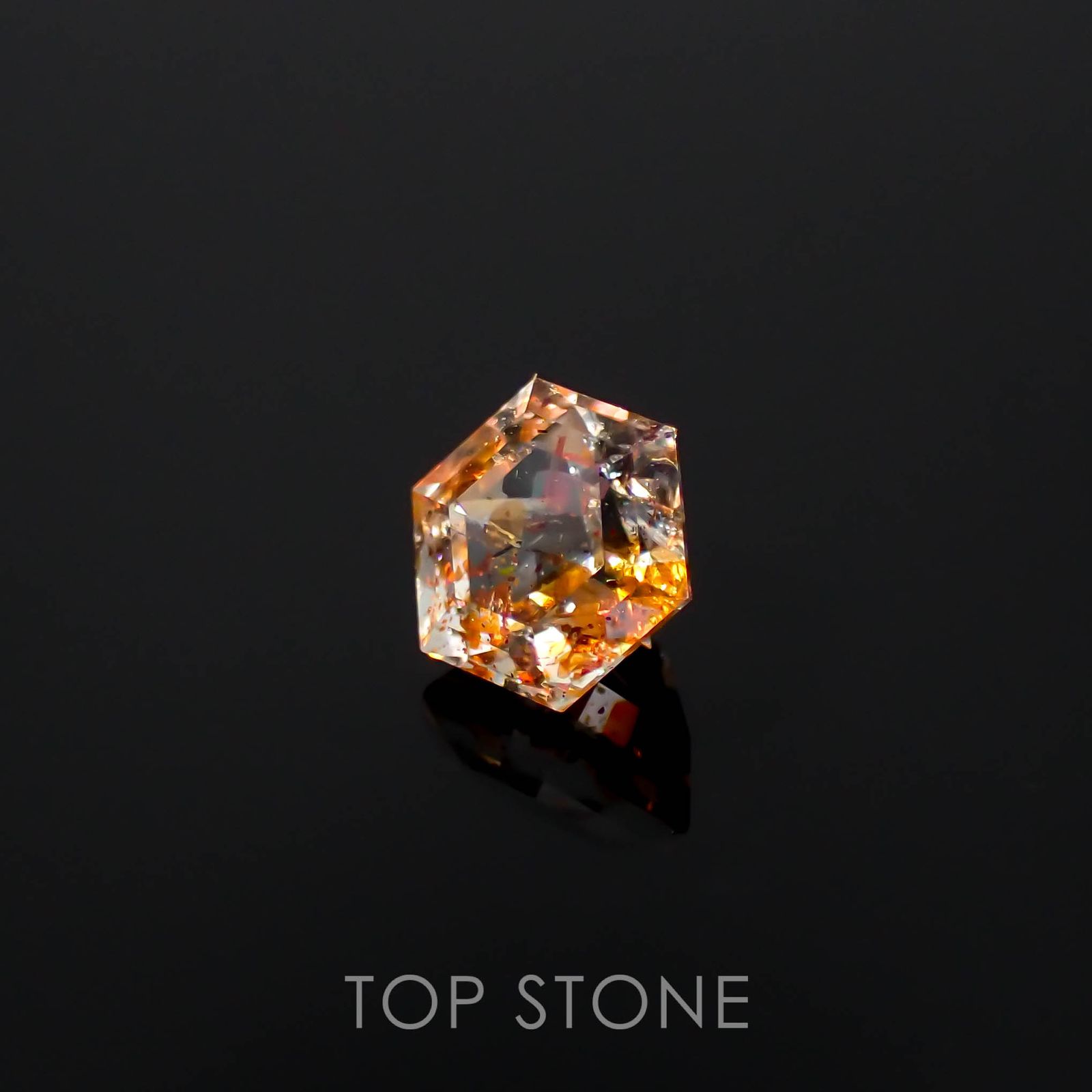 ◇ヘキサゴンカット◇イリュージョンサンストーンイリュージョンサンストーン タンザニア産 0.49ct[230320954]4.6x4.6mm前後