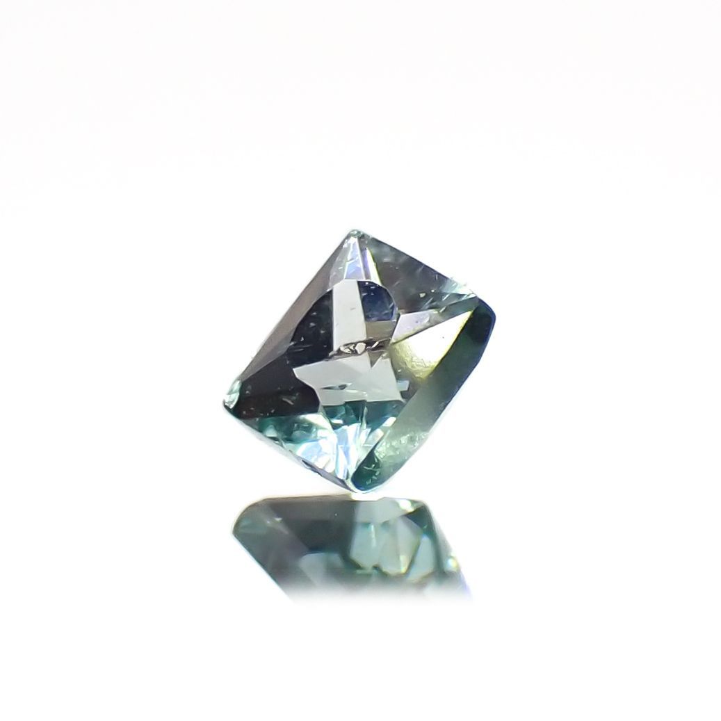 ◇プリンセスカット◇ブルーグリーンコーネルピン(宝石名コーネルピン)タンザニア産 0.10ct 識別済[221219235]2.3x2.3mm前後