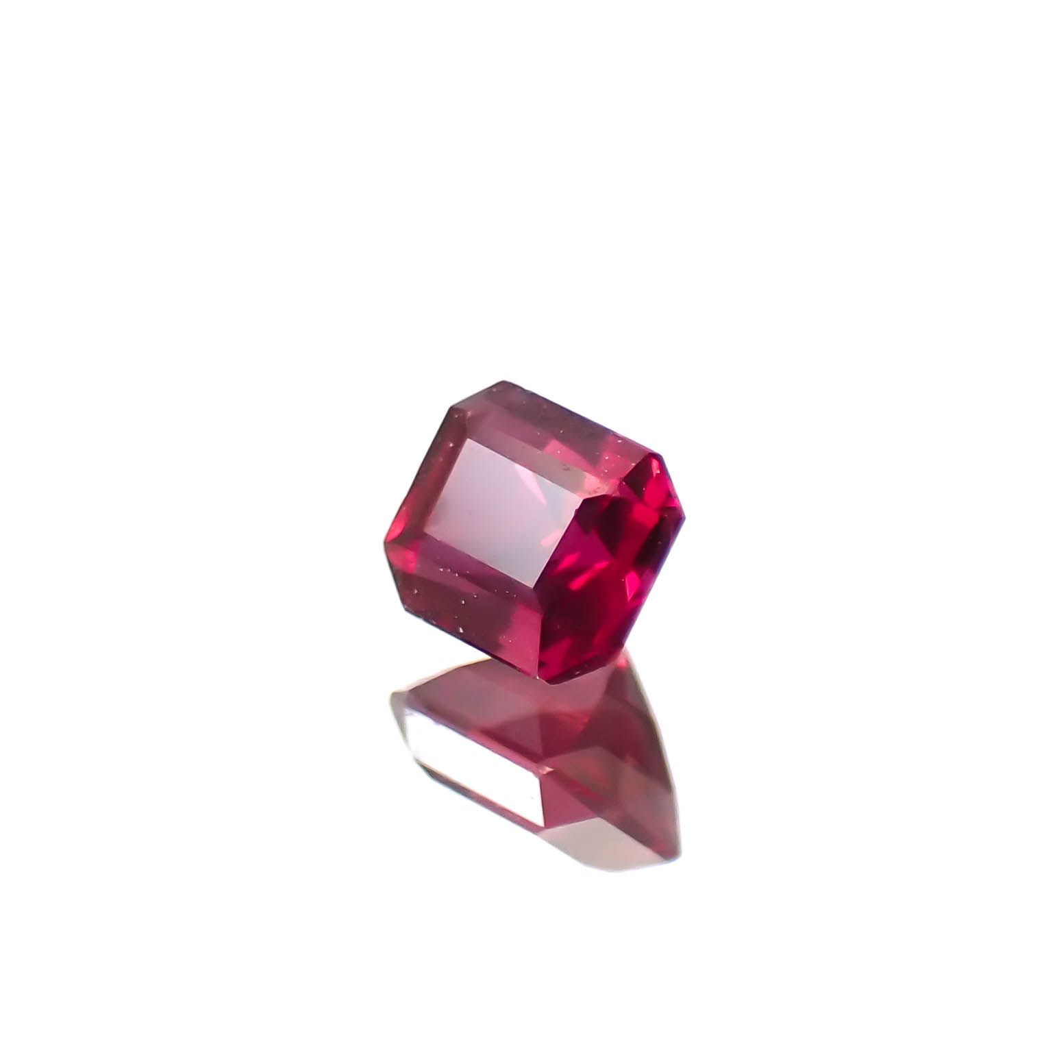 ルビー 非加熱 マダガスカル産 0.23ct [250630504]3.5x2.9mm前後