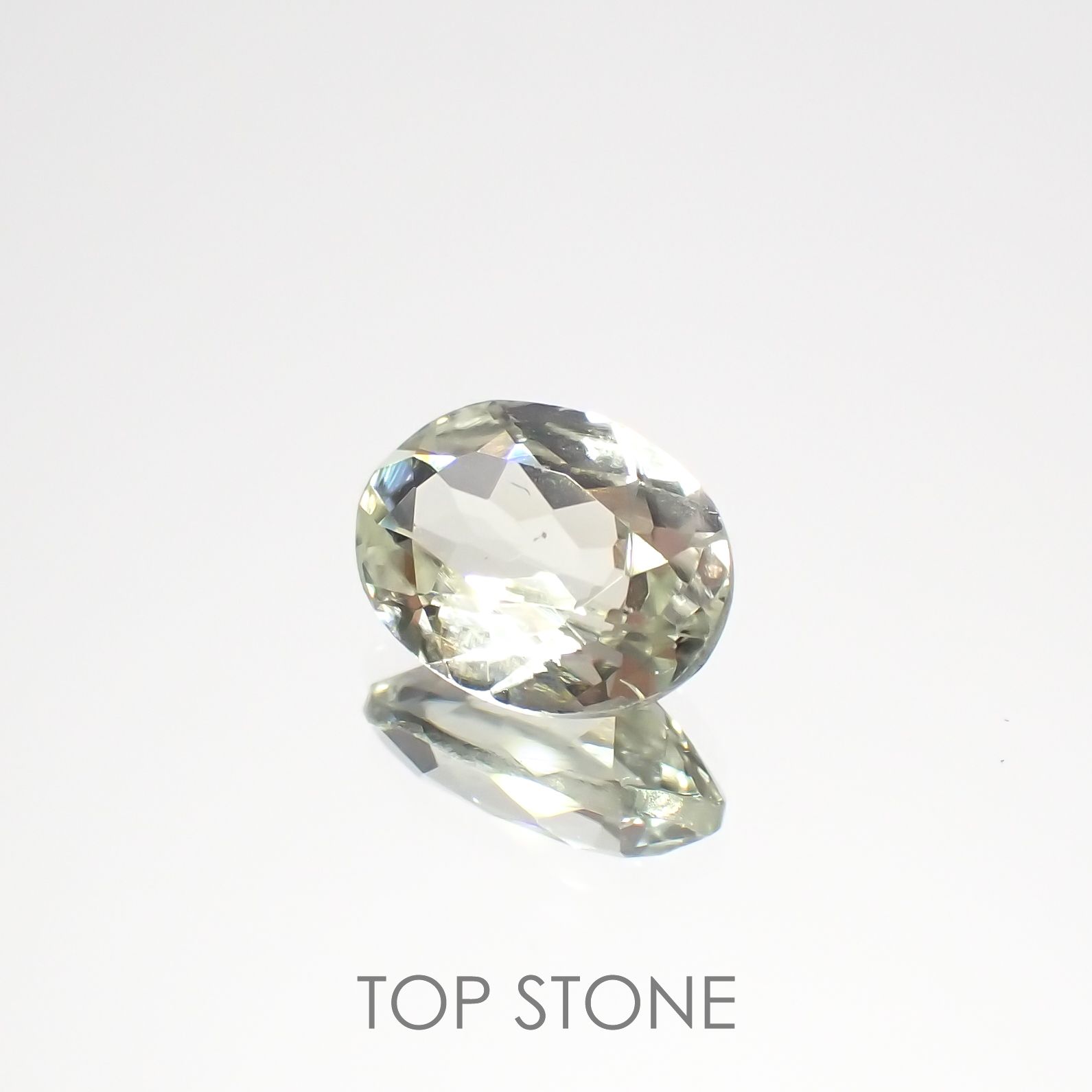シリマナイト(宝石名シリマナイト)インド産 1.27ct 識別済[221018460]8.1x6.1mm前後