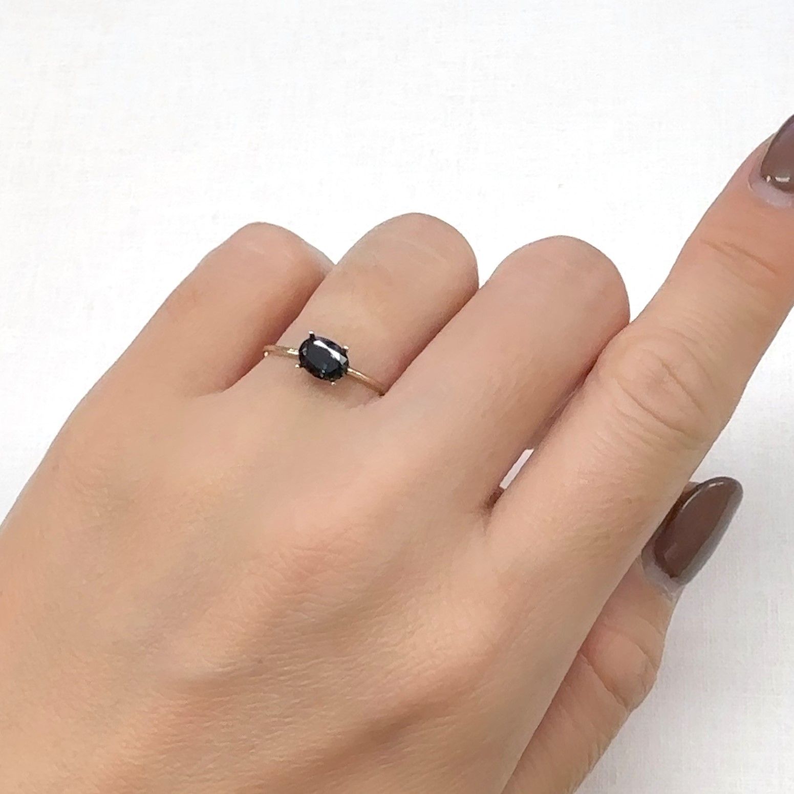 ベキリーブルーガーネット（カラーチェンジガーネット アレキタイプ） マダガスカル・ベキリー産 0.83ct [241029377]6.6x4.7mm前後