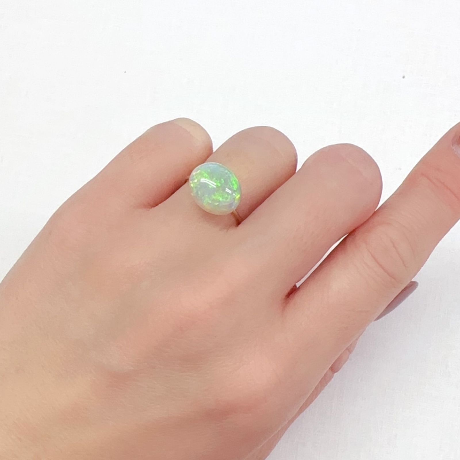 オパール オーストラリア産 3.97ct[231225220]12.1x10.2mm前後