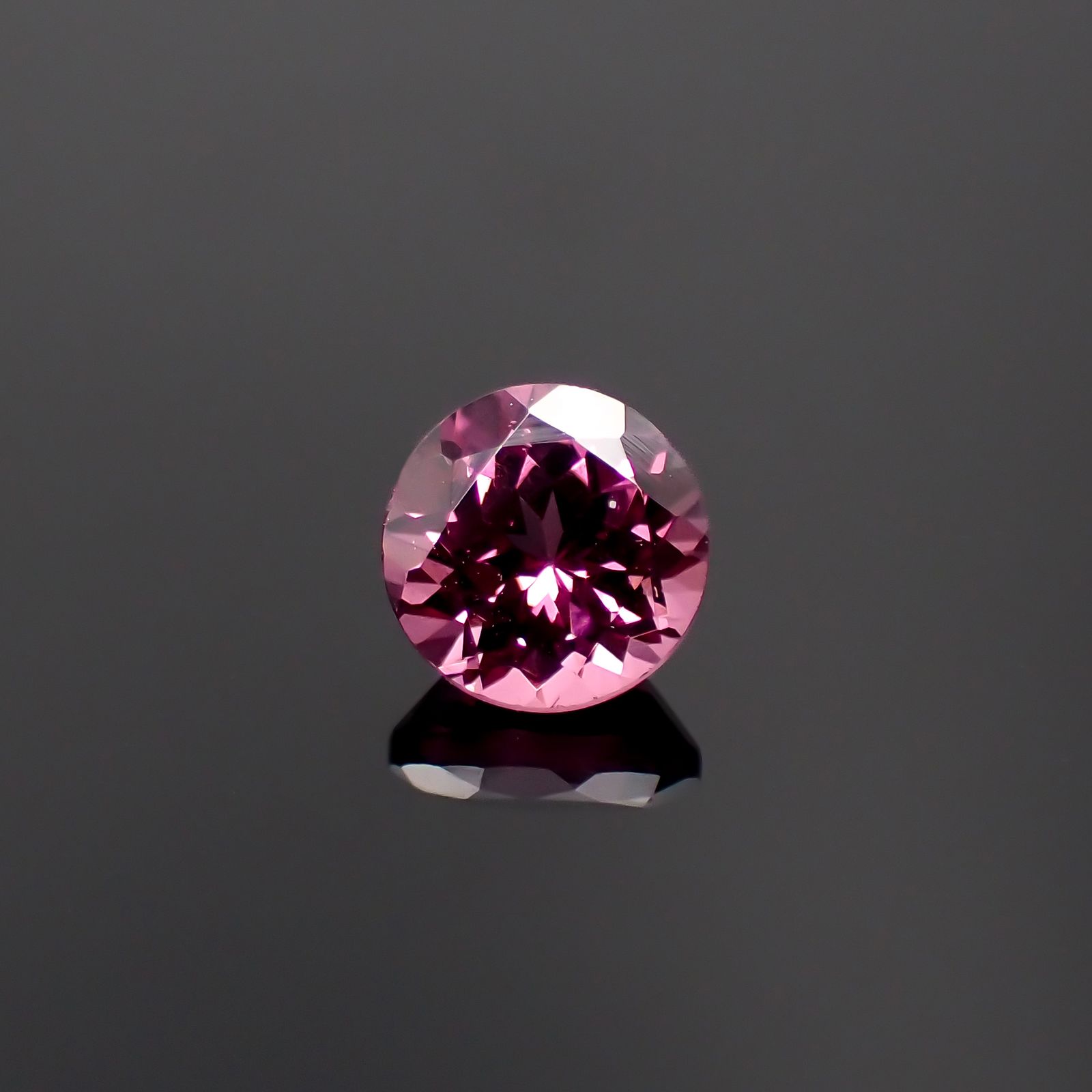 カラーシフトマラヤガーネット タンザニア産 1.14ct[231124340]6.1x6mm前後
