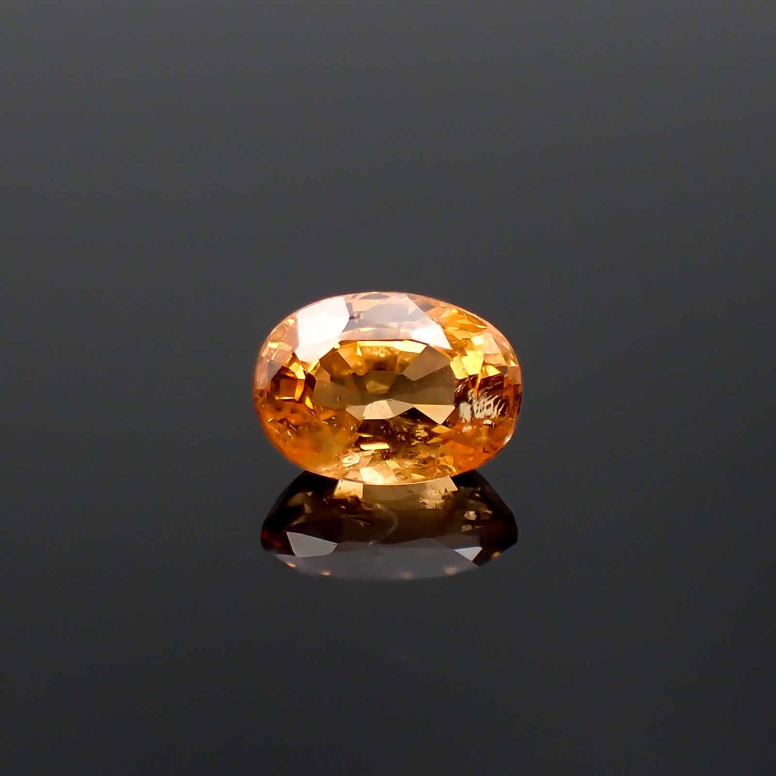 スペサルティンガーネット マンダリンオレンジカラー(宝石名ガーネット)ナイジェリア産 1.32ct 識別済[230923388]7x5.1mm前後