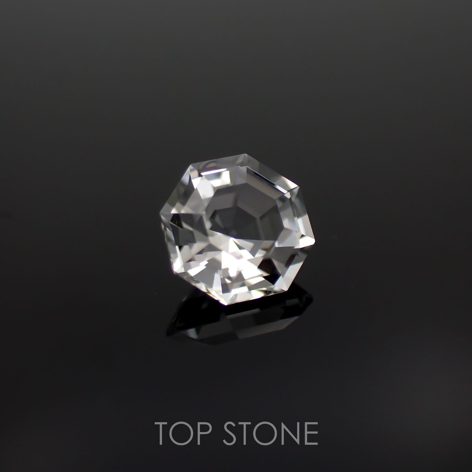 ◇オクタゴンカット◇レムリアンシードクリスタル(保証シール付き) ブラジル産 0.79ct[221018290]6x5.9mm前後