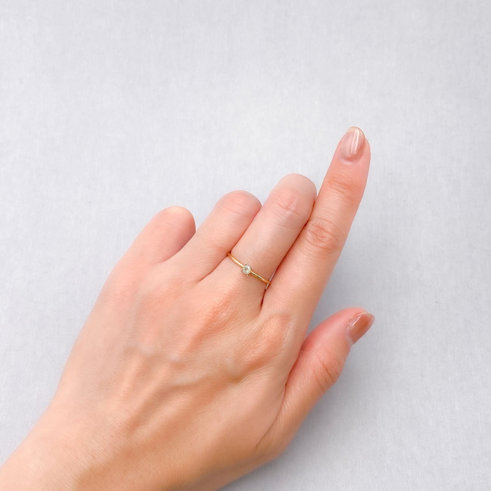 シルキーアレキサンドライト ブラジル・ミナスジェライス州ヘマチタ鉱山産 0.12ct [250129764]3x2.9mm前後