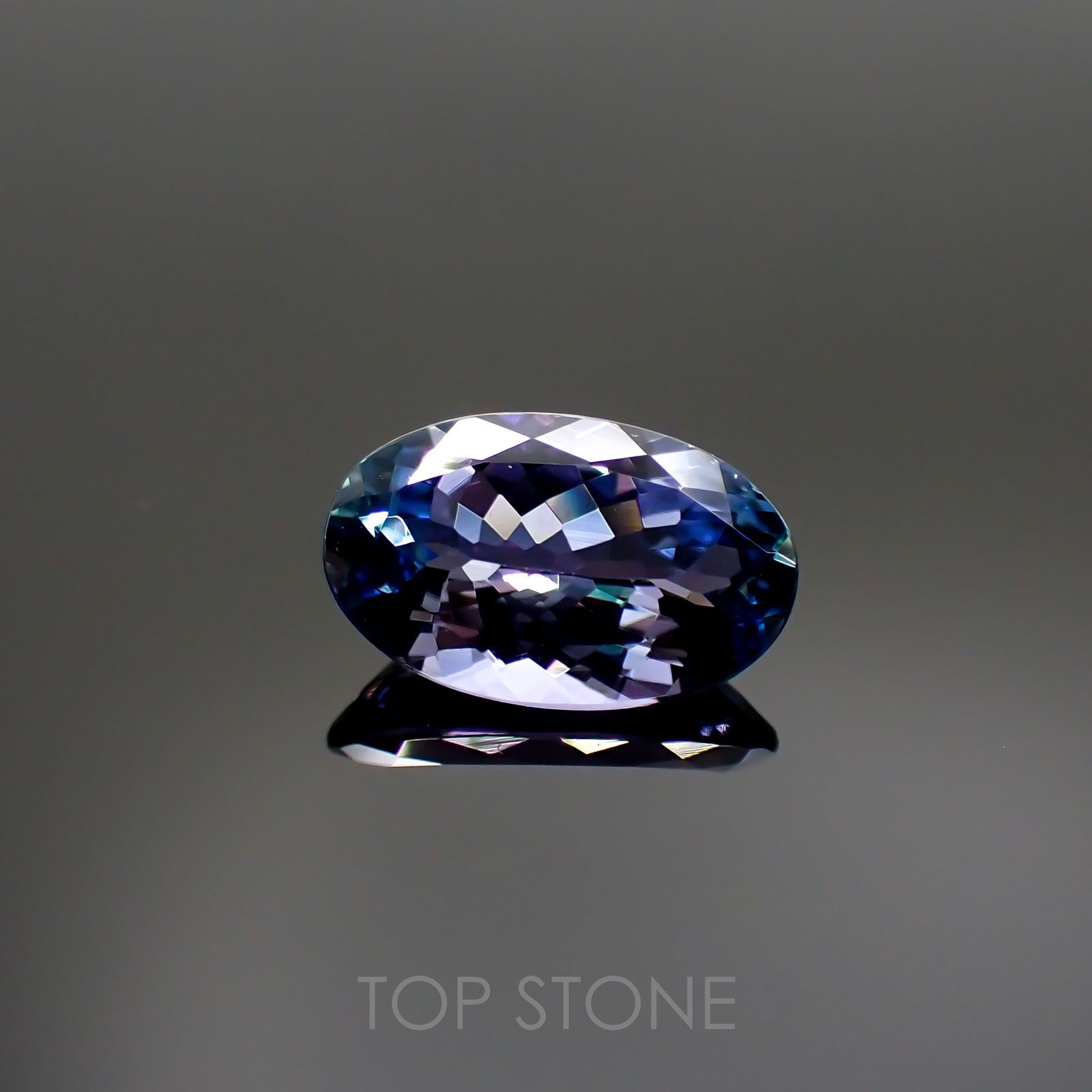 パーティカラータンザナイト(宝石名タンザナイト) タンザニア産 2.424ct ソ付(彩珠)[210410412]11.2×7mm前後