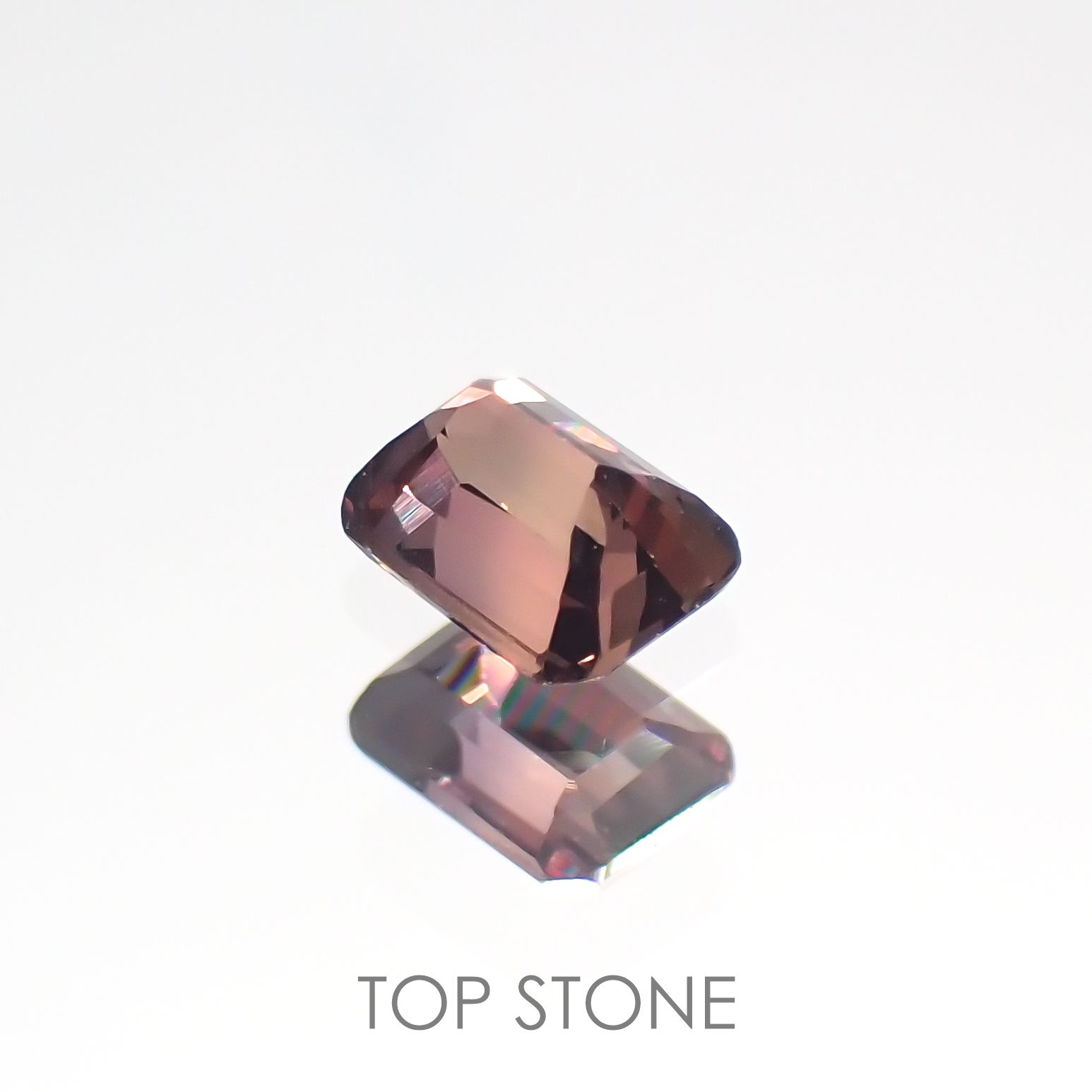 バイカラーサファイア(宝石名バイカラー・サファイア) マダガスカル/タンザニア産 0.23ct 識別済[210912490]3.5×2.7mm前後
