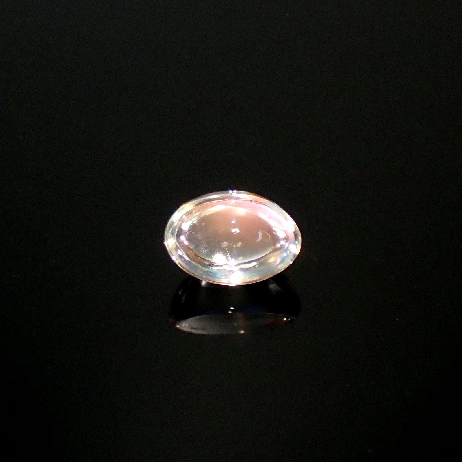 レインボームーンストーン(宝石名アンデシン)インド・タミルナードゥ州産 0.62ct 識別済[240828625]6.1x4.1mm前後