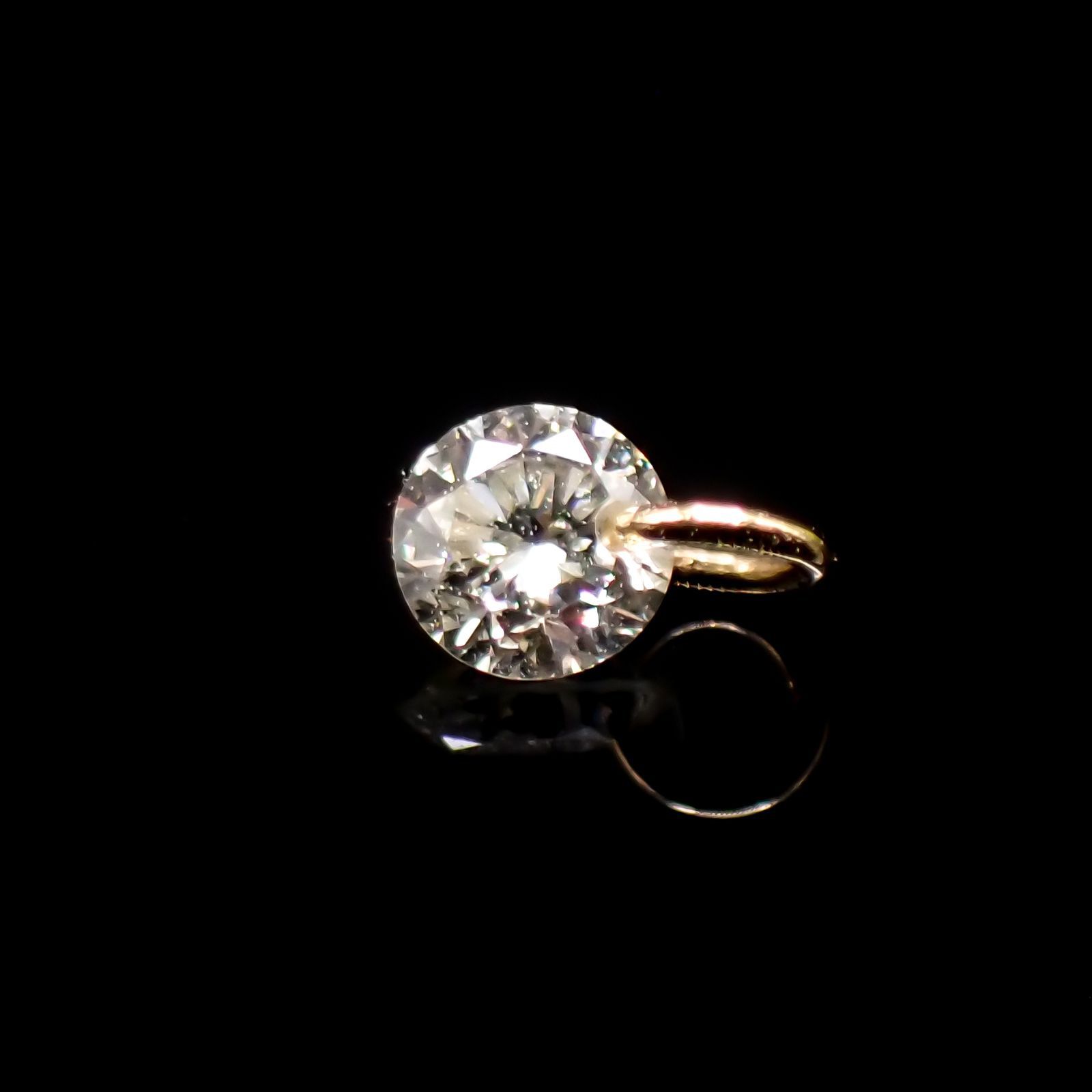 ◇La terre(ラ・テール)◇K18ダイヤモンドチャーム TTLC/SI(宝石名ダイアモンド) 0.061ct 識別済[220515744]2.1x2.1mm前後