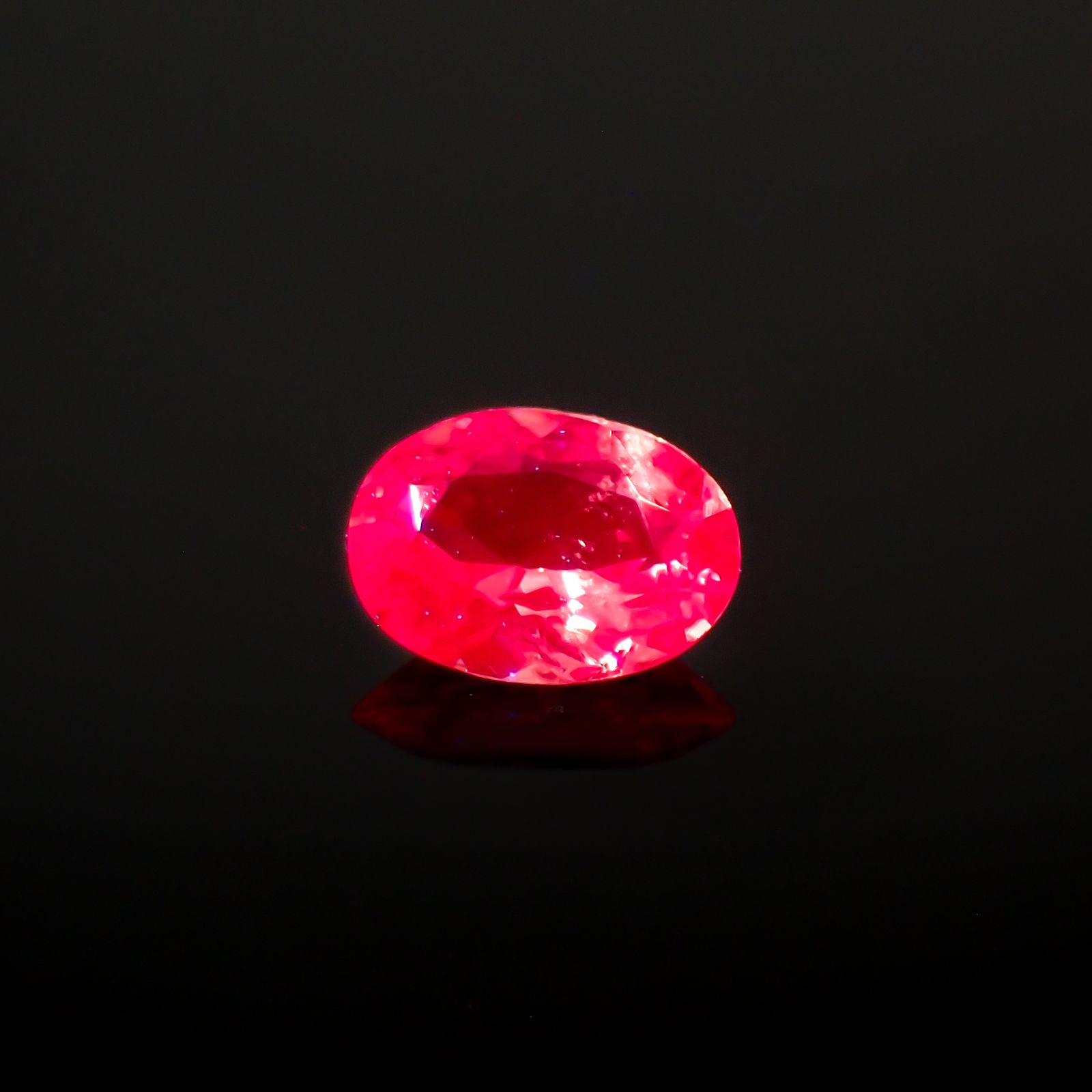 ピンクスピネル パパラチャカラー タンザニア産 0.13ct[230421855]3.8x2.8mm前後