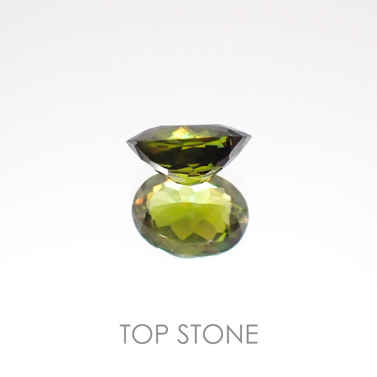 スフェーン パキスタン産 ルース 0.63ct[20107040]6.3×4.8mm前後