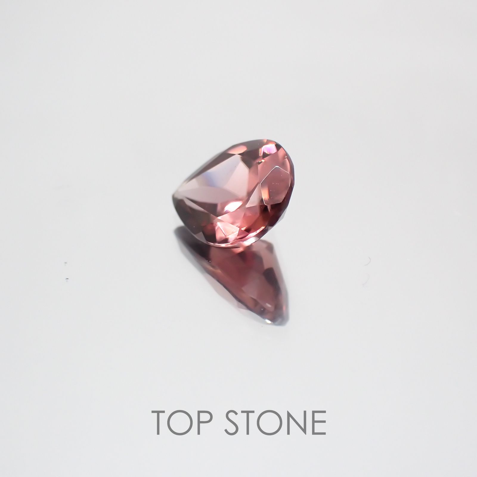 ピンクジルコン スリランカ,カンボジア産 ルース 1.5ct[21029788]7.9×6mm前後